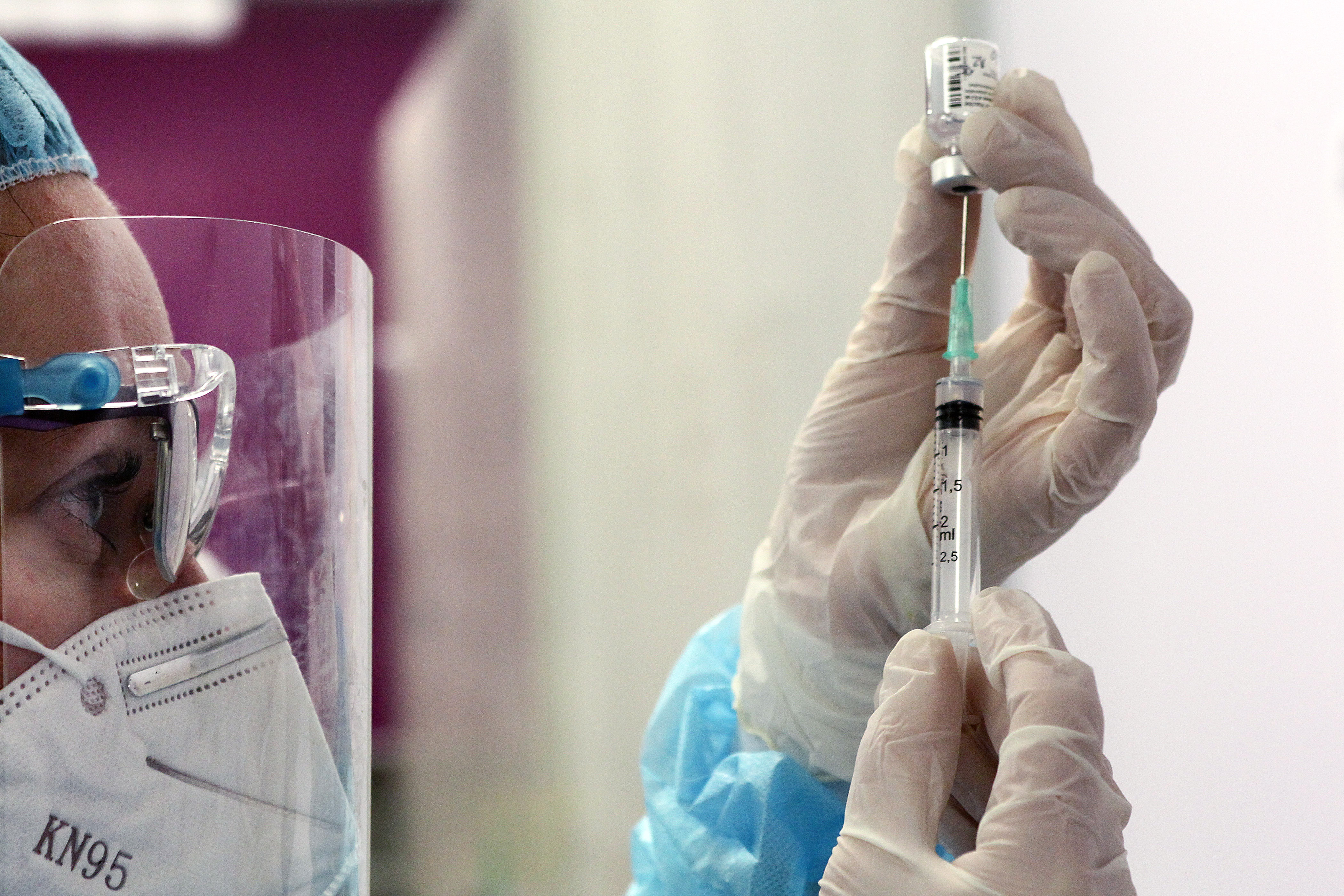 „Nu avem un curent puternic antivaccinist în România”, ci altceva. Surprize mari în cele mai recente date oficiale. Care sunt soluțiile