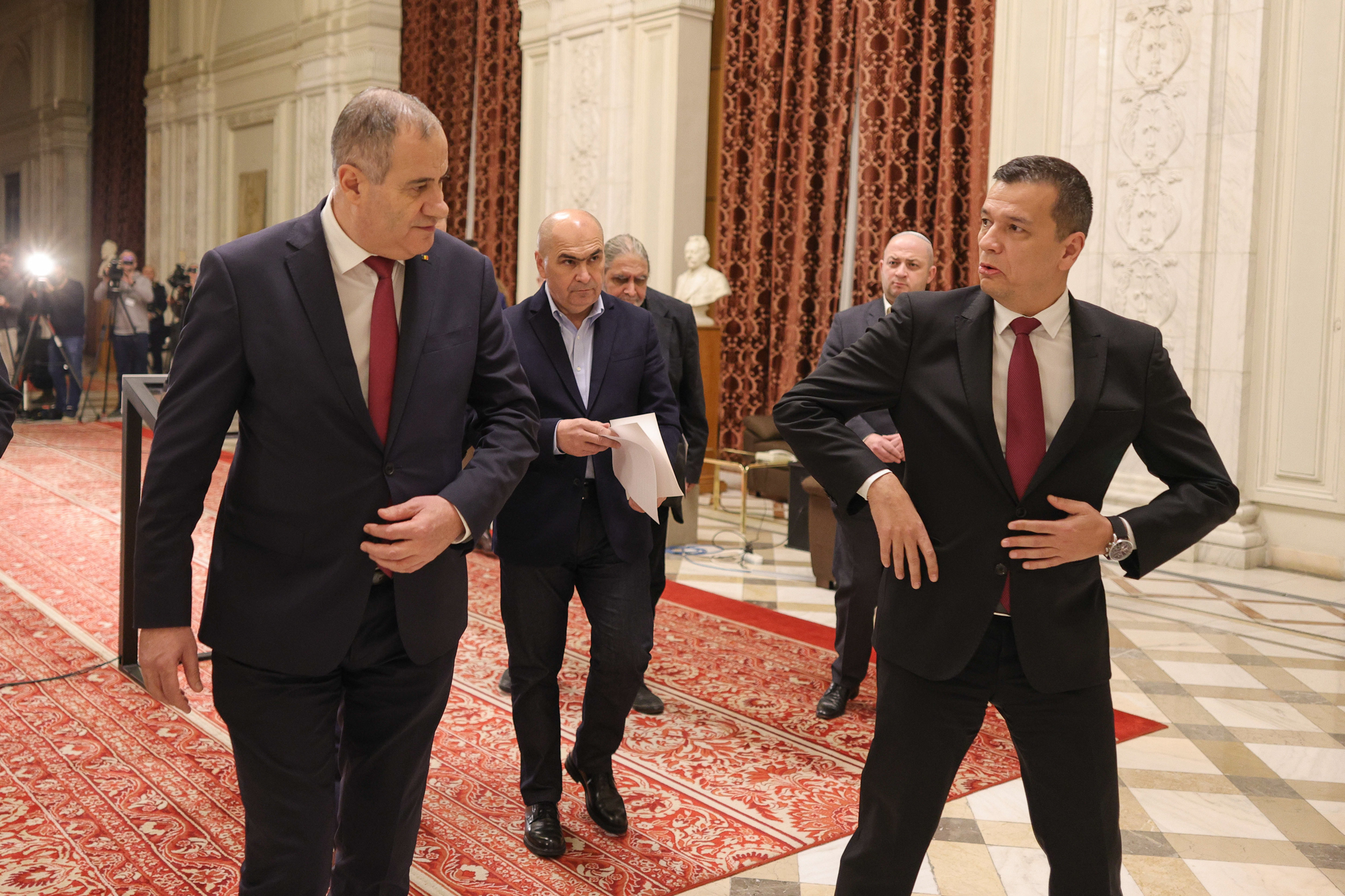 Negocieri pentru Guvern: PSD încearcă un nou scenariu în Parlament. Ce fac celelalte partide
