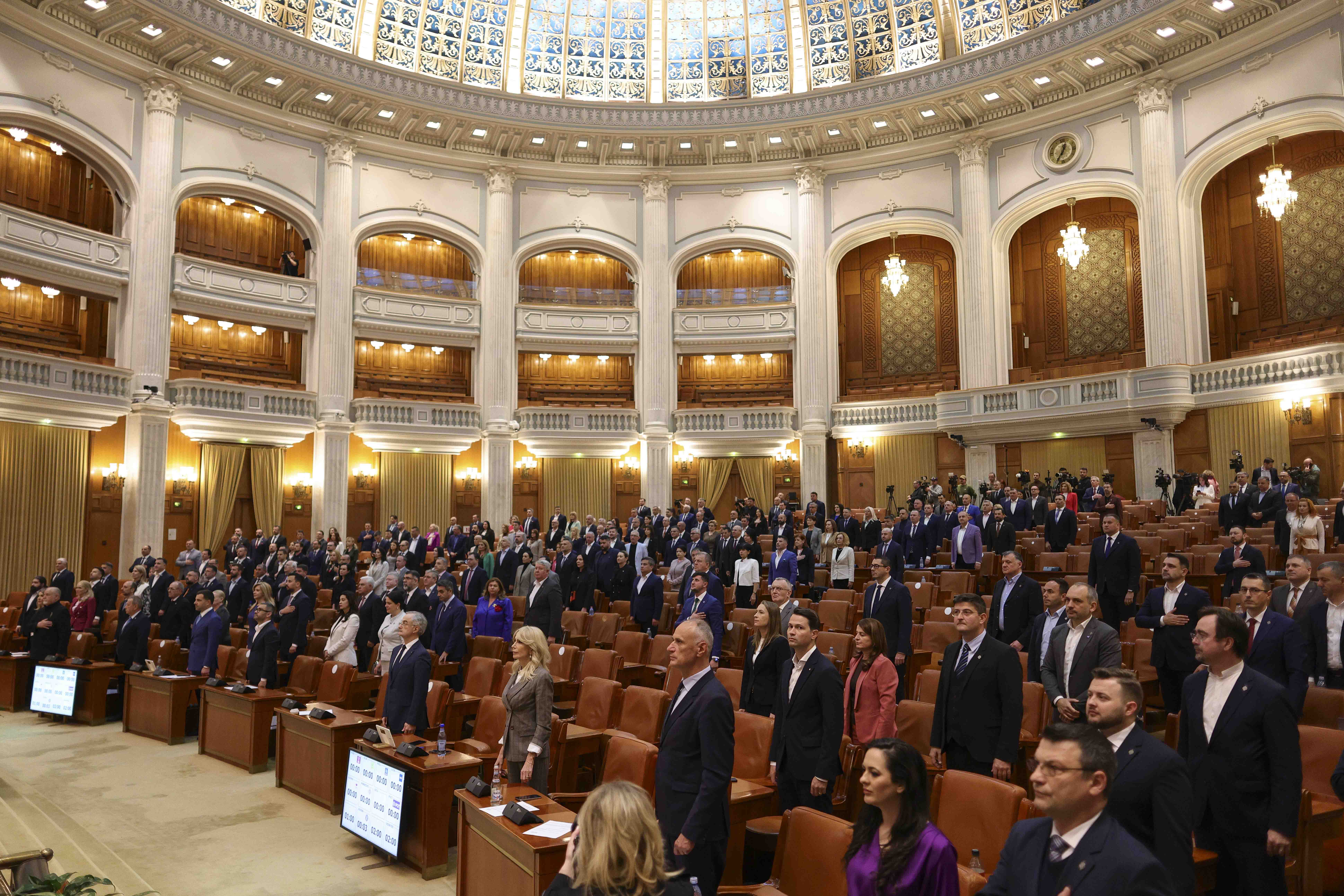 „Mă simt ca singurul adult din cameră”. Mesajul unui ministru înainte de votul pe moțiunea de cenzură