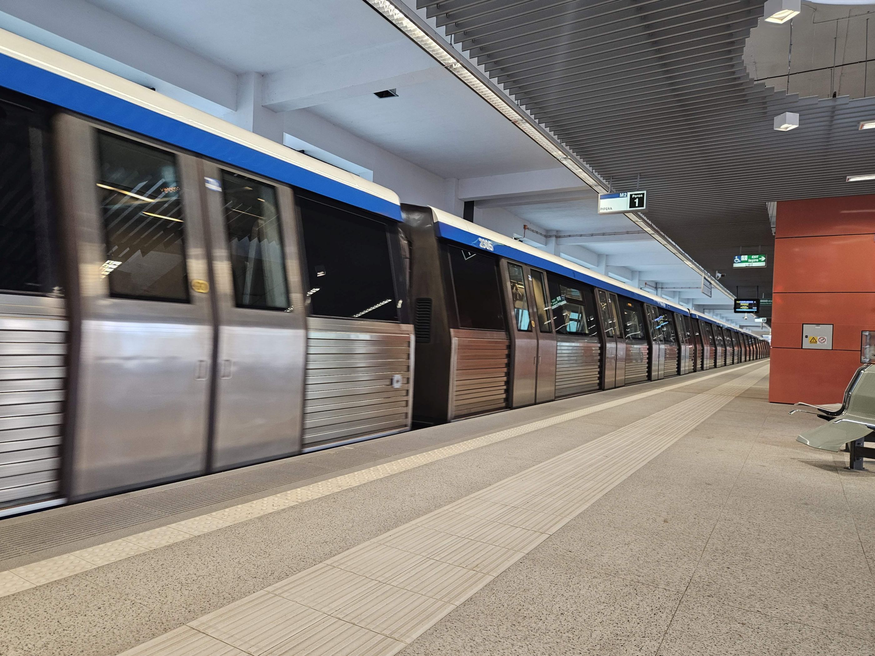 Motivele invocate pentru scumpirea călătoriilor la metrou: „deficit de finanțare” / Cu cât au crescut cheltuielile companiei