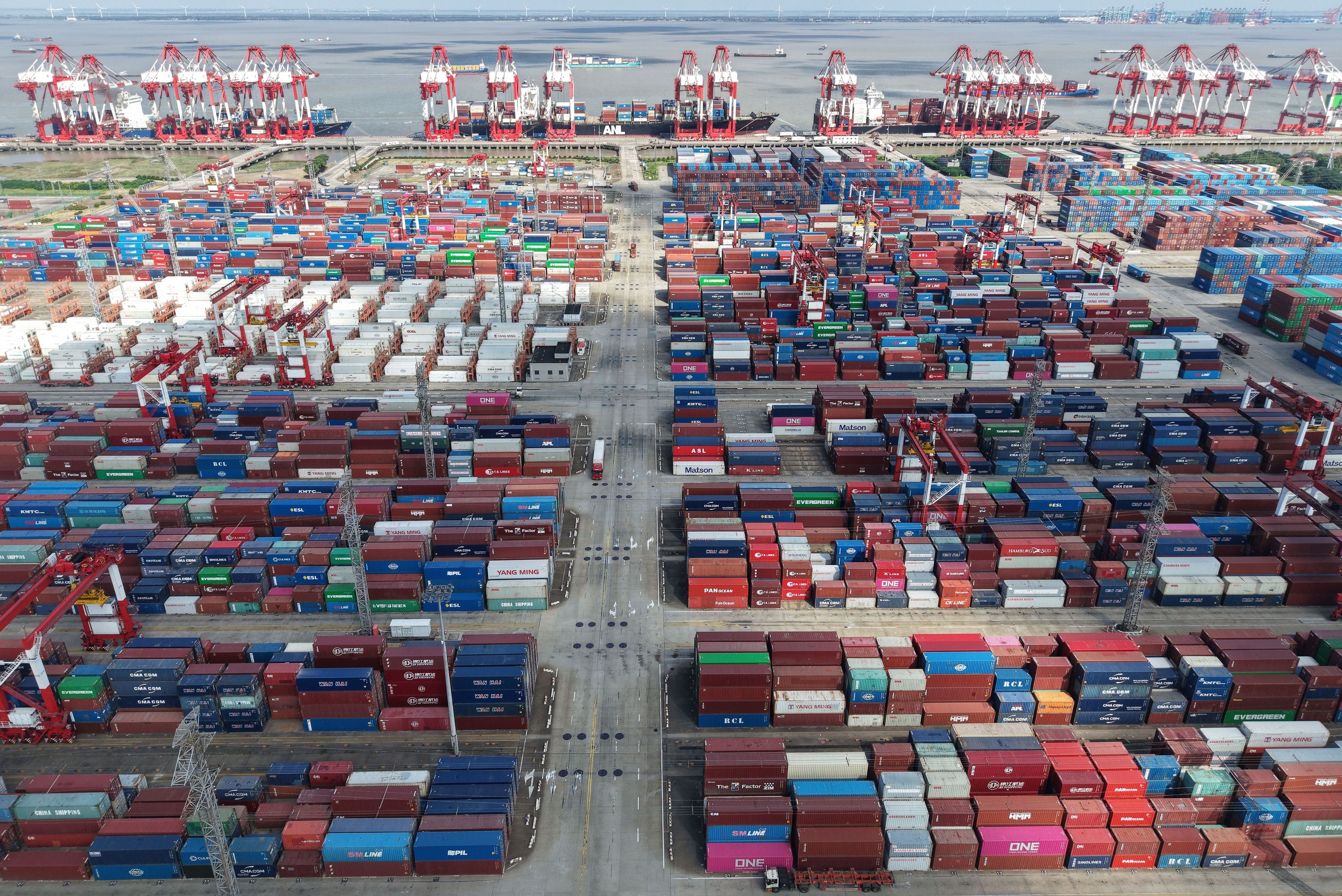 Economia Chinei a crescut vertiginos în primele luni ale anului, dar a ieșit la iveală o vulnerabilitate fundamentală: „Toată industria este sub presiune”