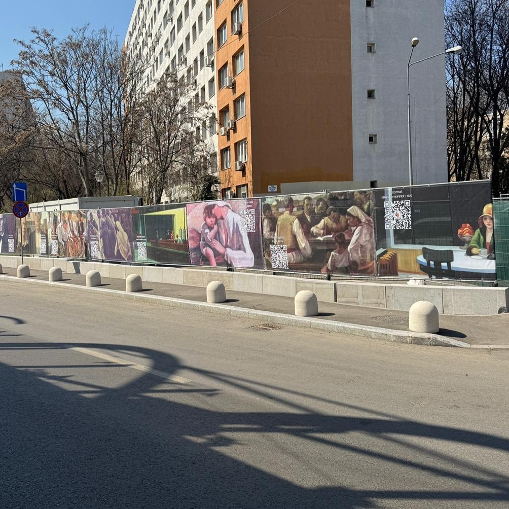 Un șantier îngrădit în sectorul 4. Foto: Paul Ene