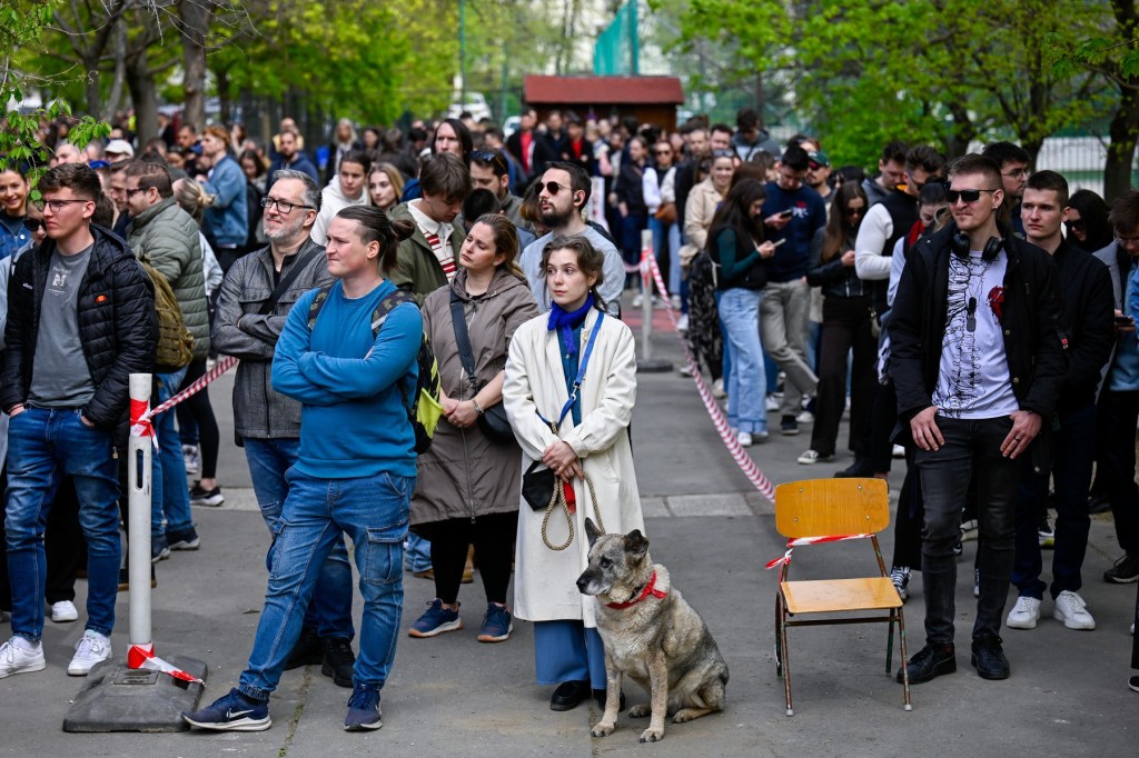 Aglomerație la o secție de votare din Budapesta, la alegerile parlamentare din Ungaria Foto: Profimedia