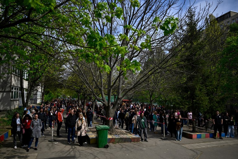 Aglomerație la o secție de votare din Budapesta, la alegerile parlamentare din Ungaria Foto: Profimedia