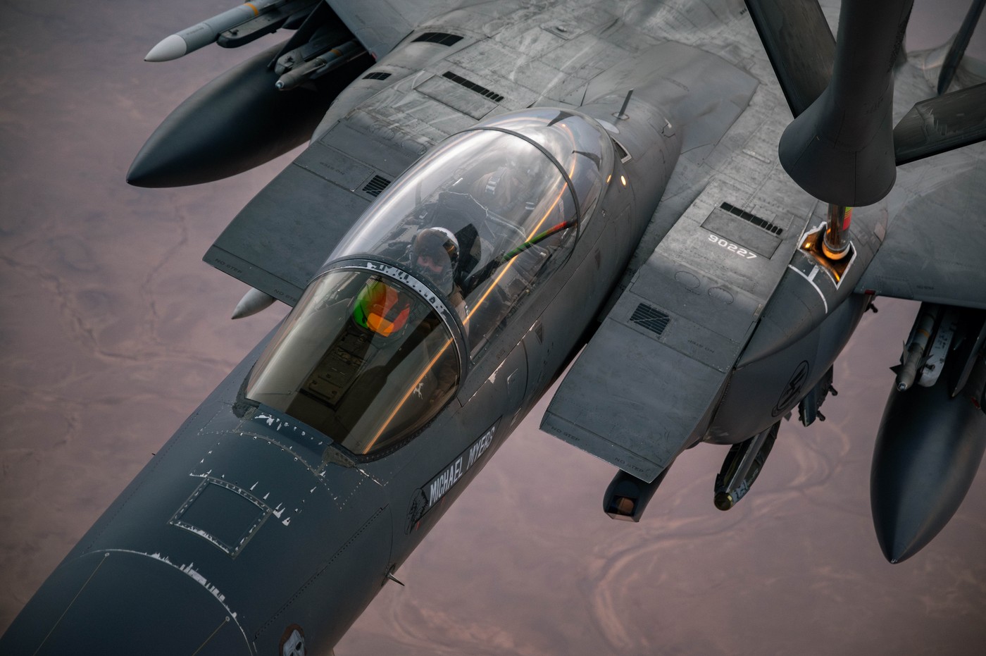 Pilotul american al avionului F-15E Strike Eagle este vânat de iranieni. Cursa contra cronometru pentru a evita o „misiune sinucigașă” de salvare