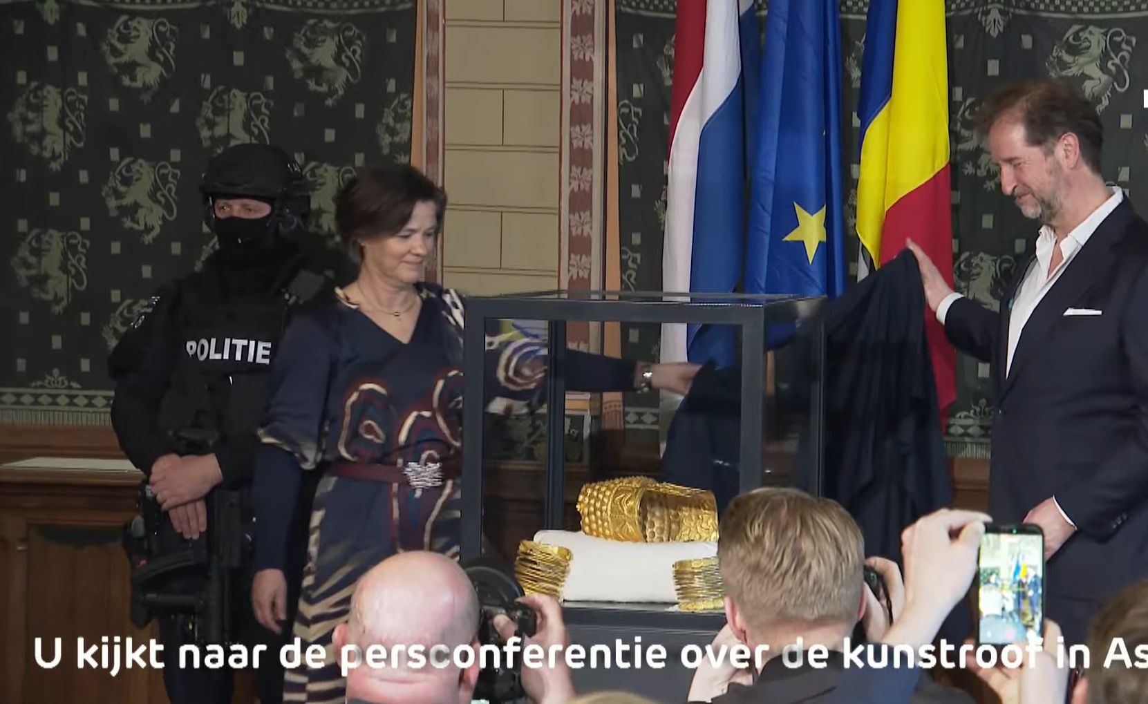 Coiful de la Coțofenești și brățările dacice recuperate