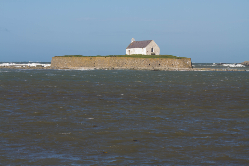 FOTO Nuntă contra cronometru la „mica biserică din mare”: Locul unde mareea decide ora nunții