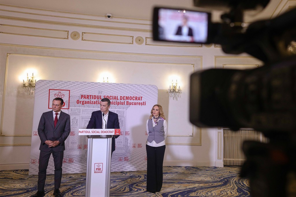 Declarații de presă în timpul întâlnirii regionale București - Ilfov a Partidului Social Democrat, în București, 1 aprilie 2026. Inquam Photos / Octav Ganea