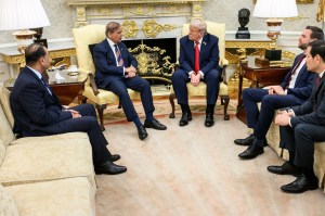 Donald Trump și premierul Pakistan Shehbaz Sharif la Casa Alba, în septembrie 2025, fotografie ilustrativă. Foto: American Photo Archive / Alamy / Profimedia