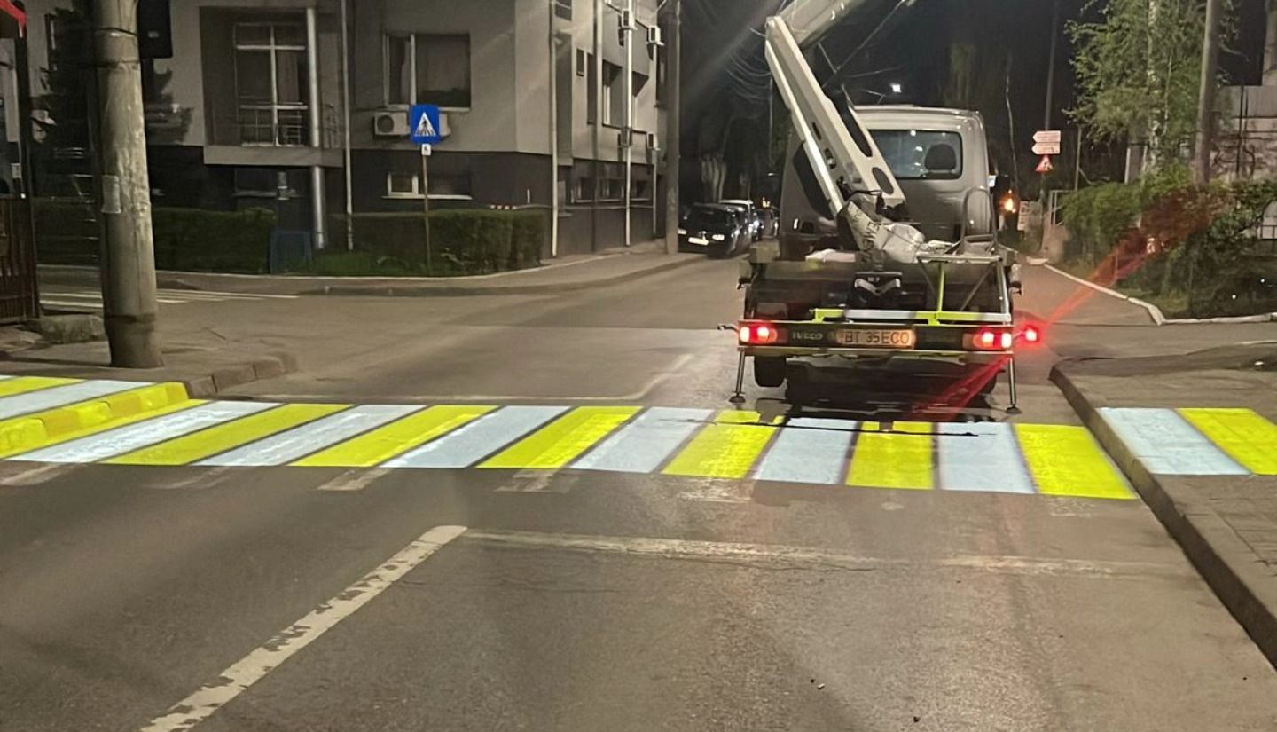 Zebră cu laser: Primul oraș din România care testează un nou sistem pentru trecerile de pietoni