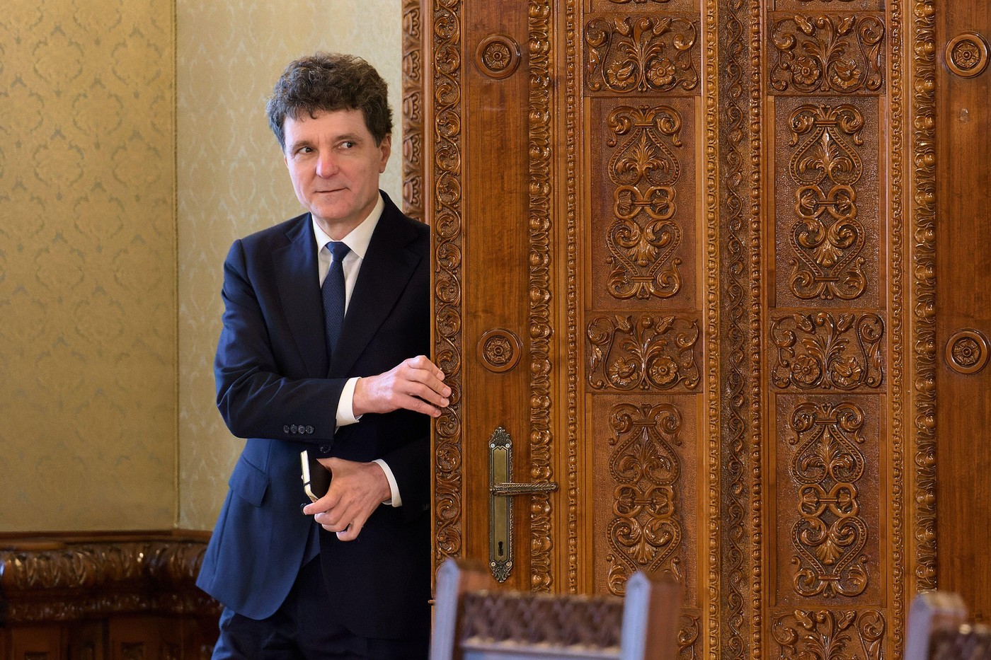 Ce fel de guvern îi trebuie României ca să reziste unor asemenea timpuri? Reacția unei cunoscute personalități de dreapta: „Ideea unui guvern minoritar e absurdă”