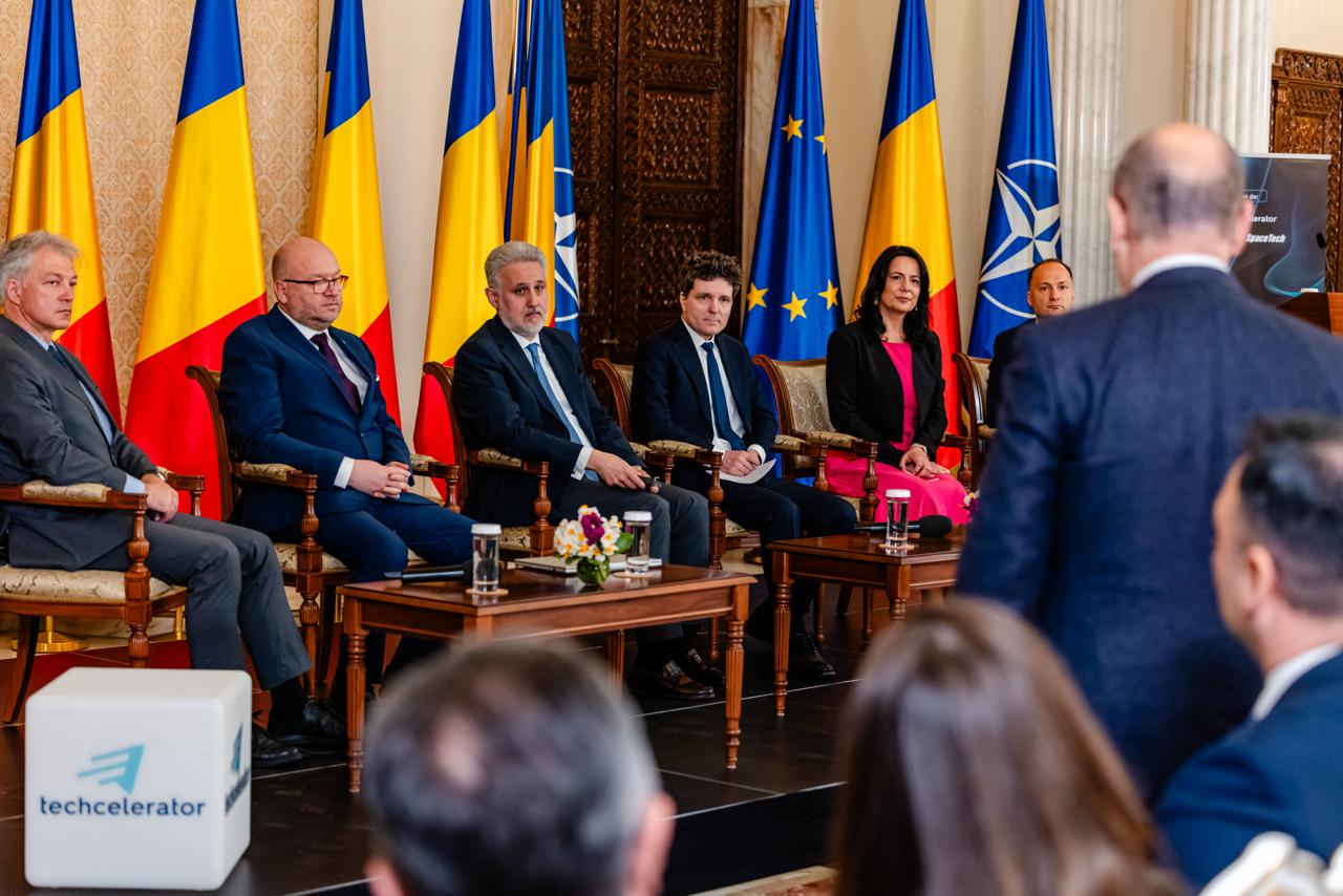 Disperarea industriei de tehnologie din România a ajuns la urechile lui Nicușor Dan. Firmele produc prototipuri de top, dar statul nu le cumpără. „Cum putem noi să ajutăm țara asta, că e tare greu să o ajutăm?”