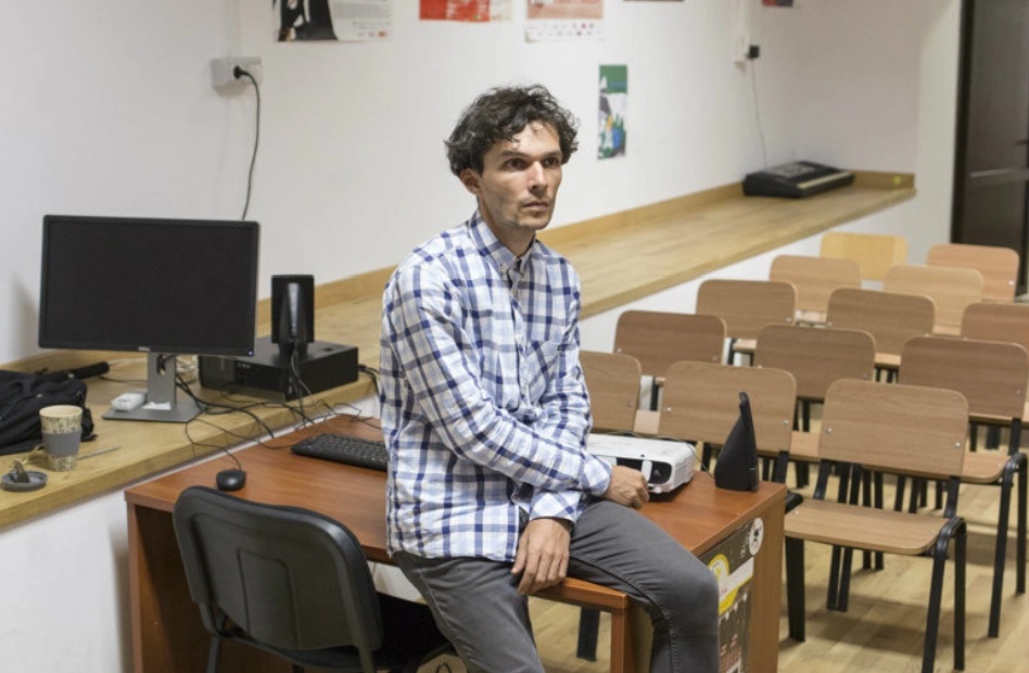 „Sunt obosiți și tensionați, ca și cum ar fi mereu într-o cursă”. Ce spune despre liceeni un profesor de la Colegiul „Sava”