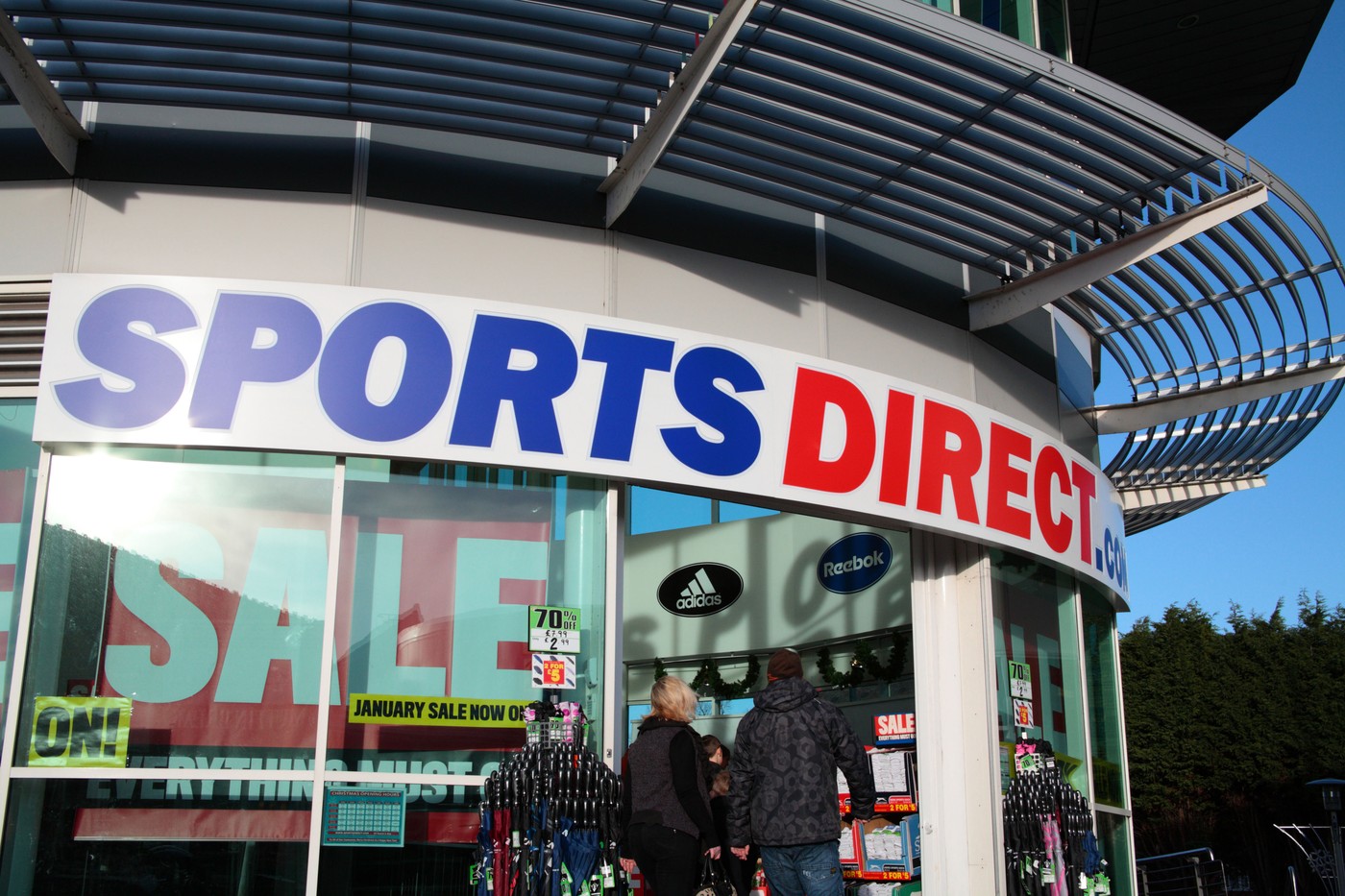 Hervis dispare, locul lui fiind luat de Sports Direct