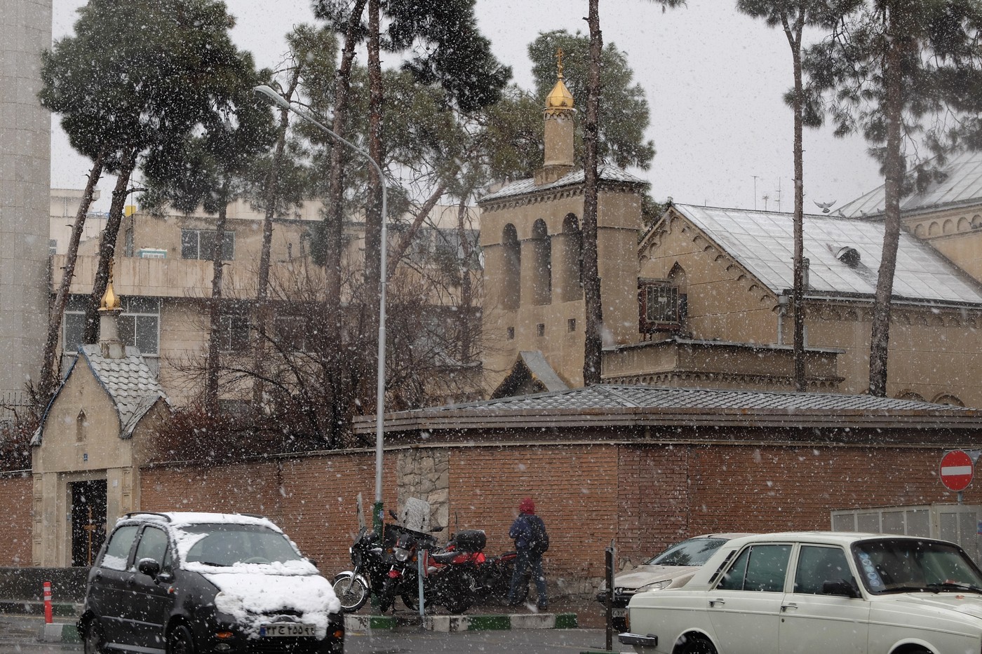 Moscova denunță că atacurile aeriene au avariat și Catedrala ortodoxă rusă din Teheran. „Totul din cauza aventurii militare a SUA şi Israelului”