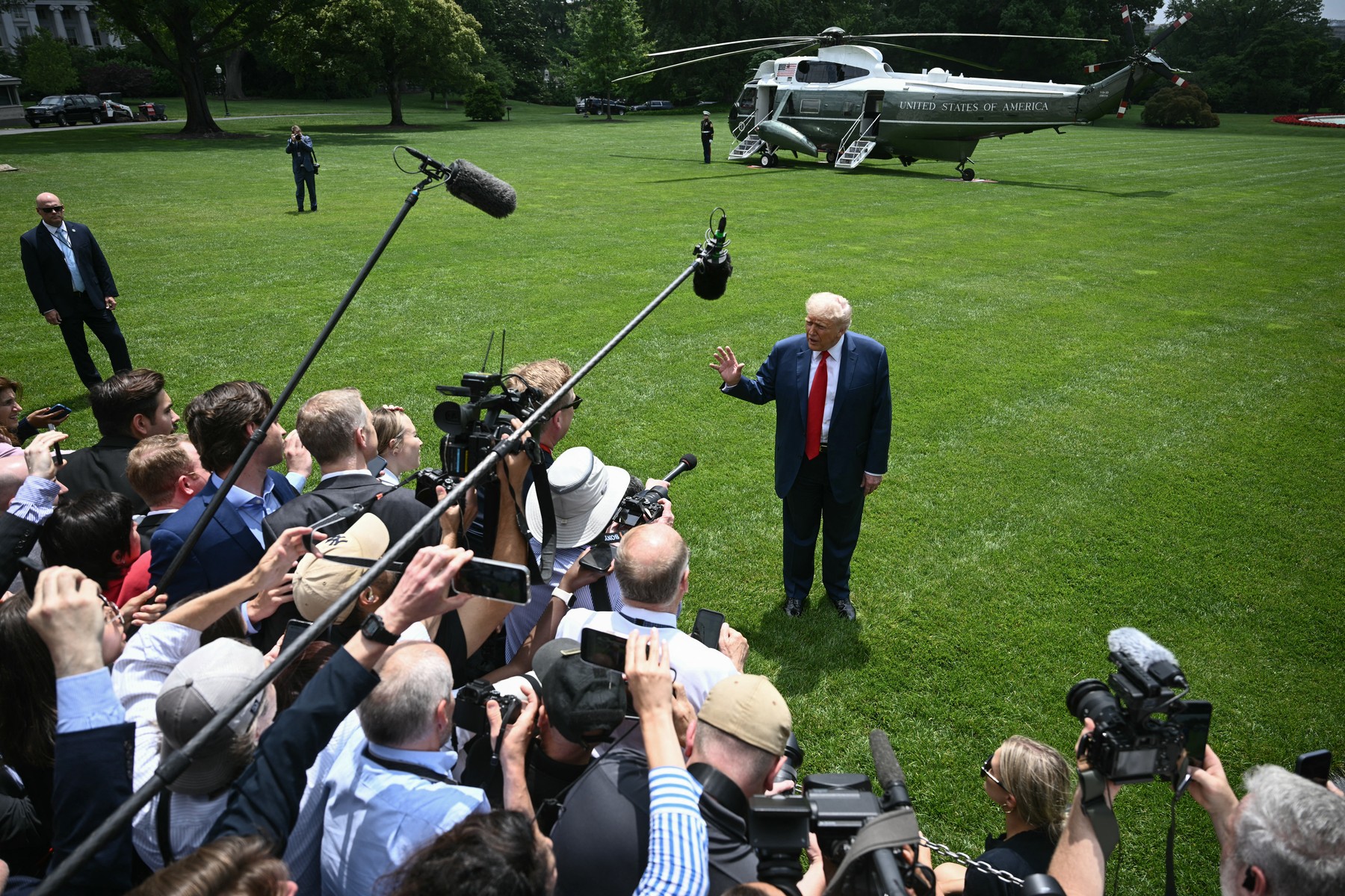 ULTIMA ORĂ Trump susține că Iranul a acceptat „aproape totul” și ia în calcul să meargă la Islamabad