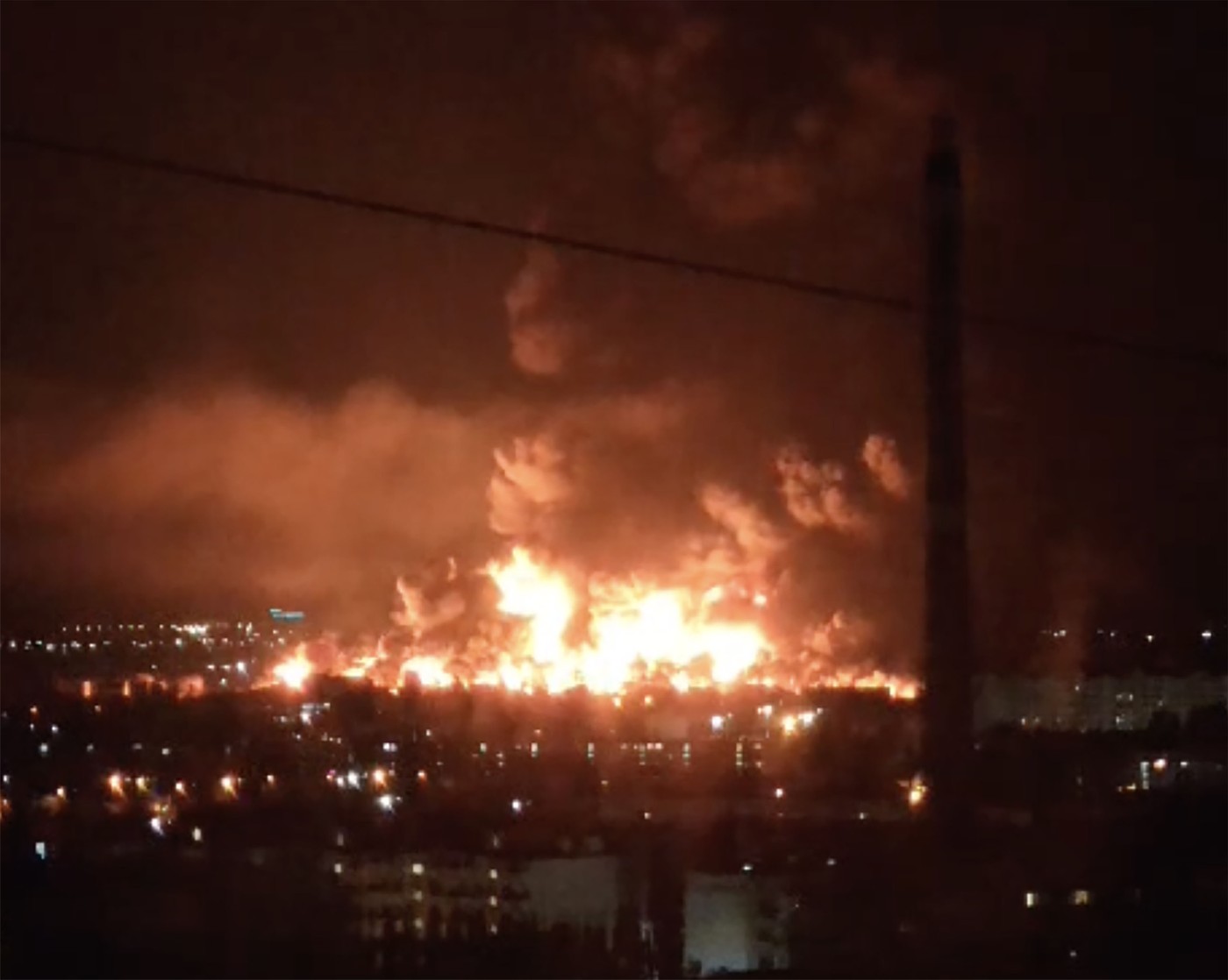 Depozit de petrol din Crimeea, distrus de drone ucrainene. Val de explozii raportat și în interiorul Rusiei