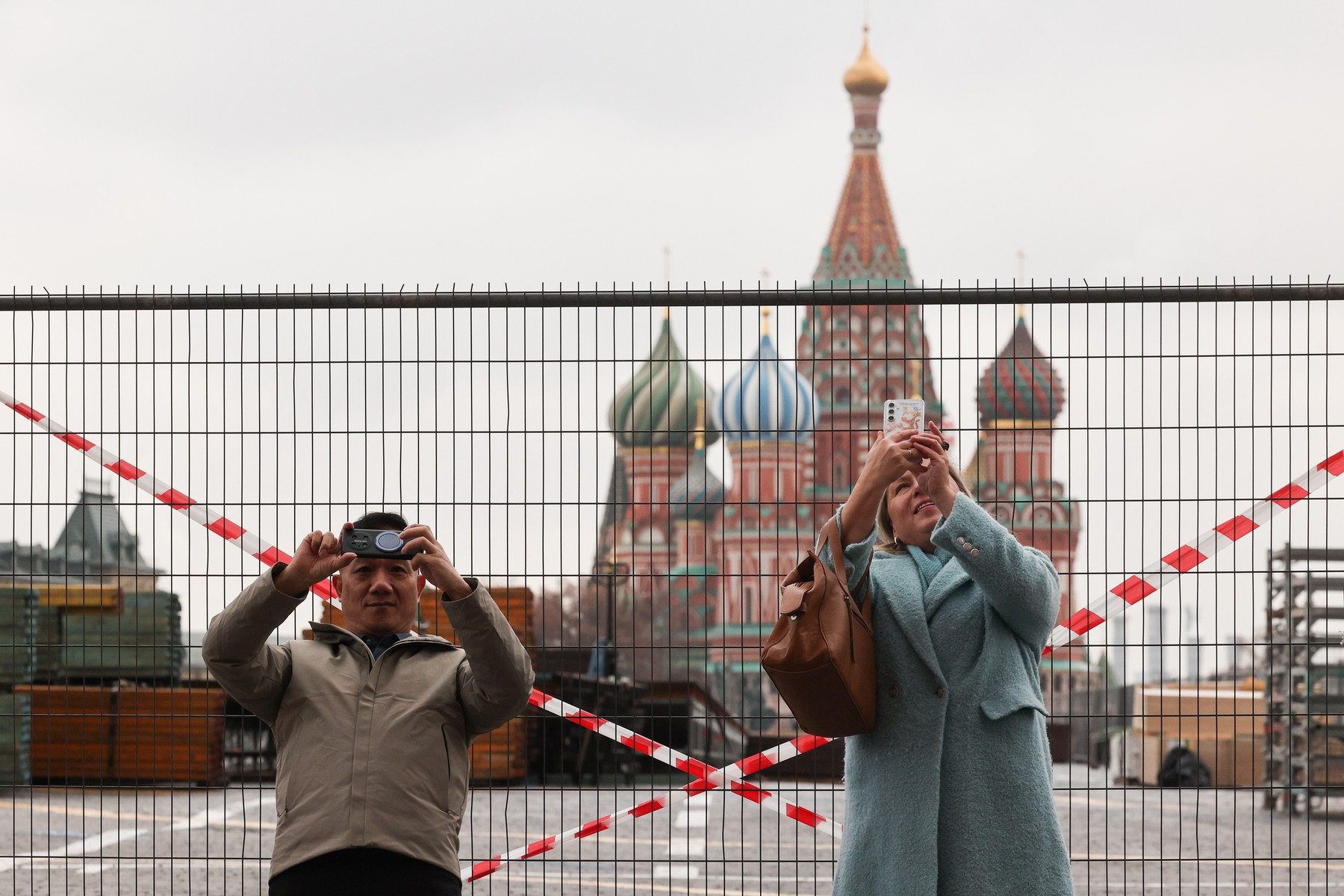 Probleme pentru turiști și cumpărători la Moscova, după ce sistemul de plăți a încetat să funcționeze