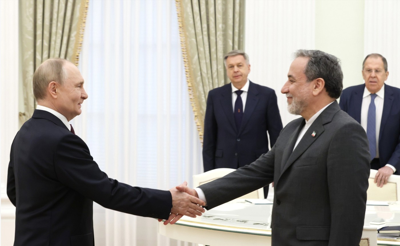 a mai avut loc, șeful delegației din Iran merge la Moscova, unde îi va raporta lui Putin stadiul negocierilor