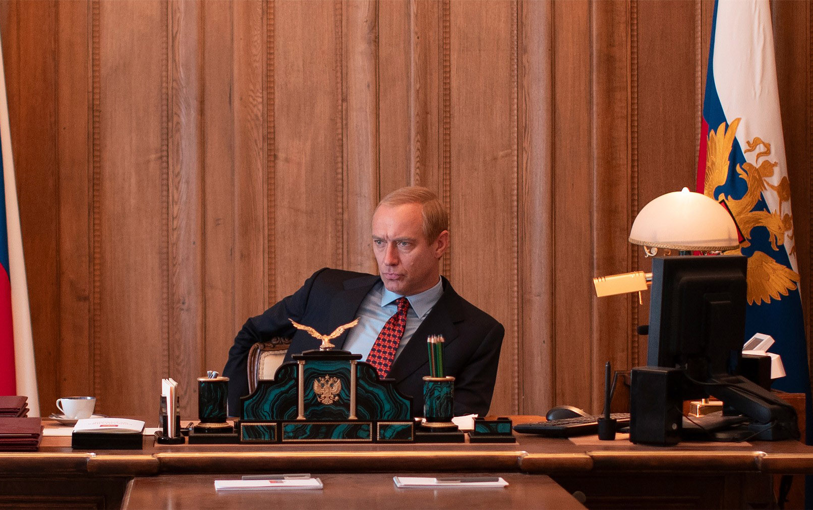 VIDEO Cum arată Jude Law în rolul lui Vladimir Putin pentru filmul despre „vrăjitorul” de la Kremlin