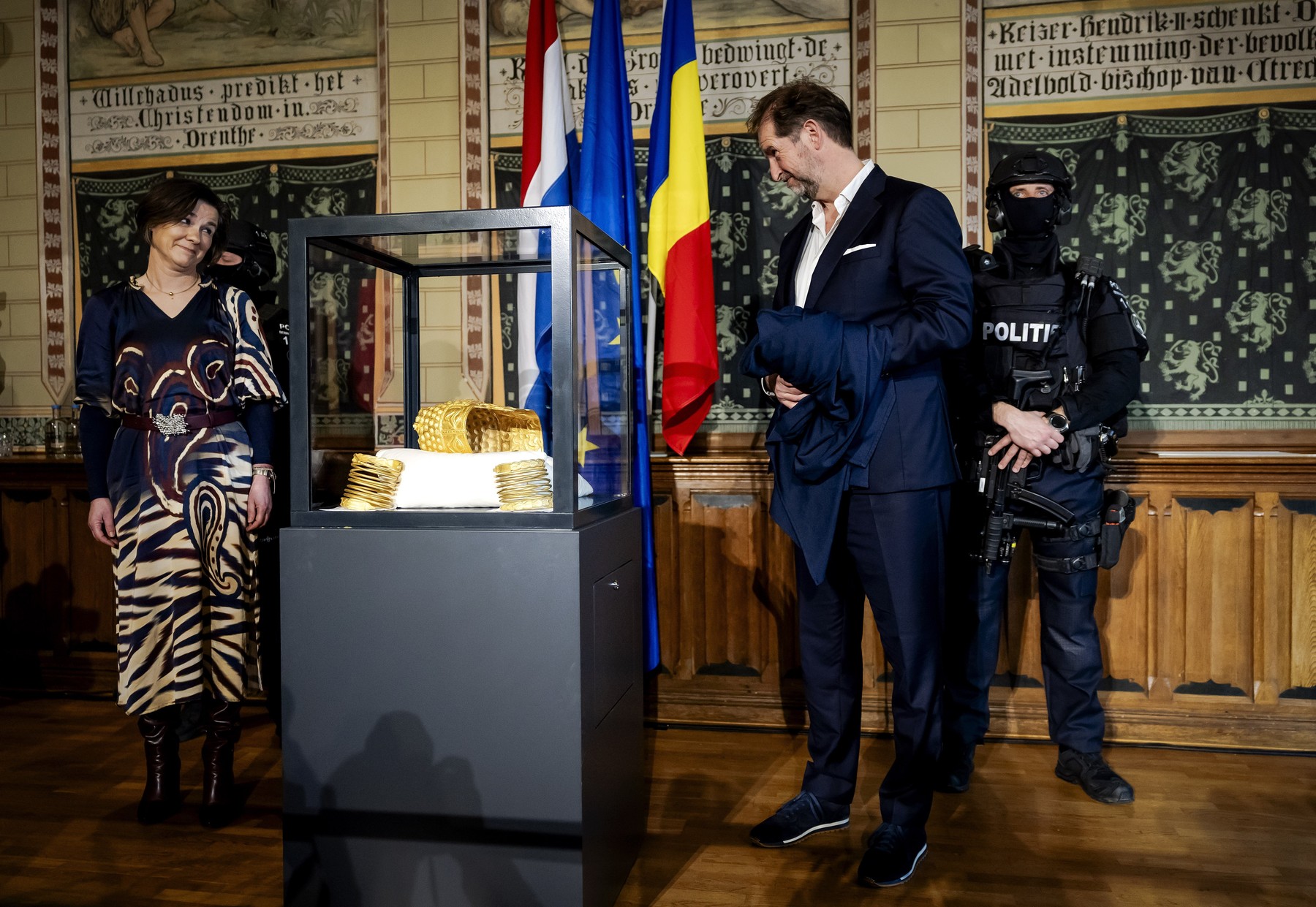 Primele imagini cu coiful de la Coțofenești după ce a fost recuperat