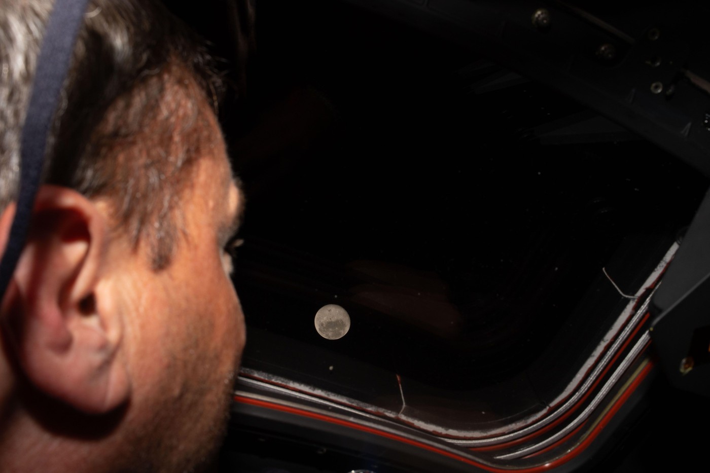 Echipajul misiunii Artemis II face istorie: A fost doborât recordul de distanță parcursă de oameni în spațiu