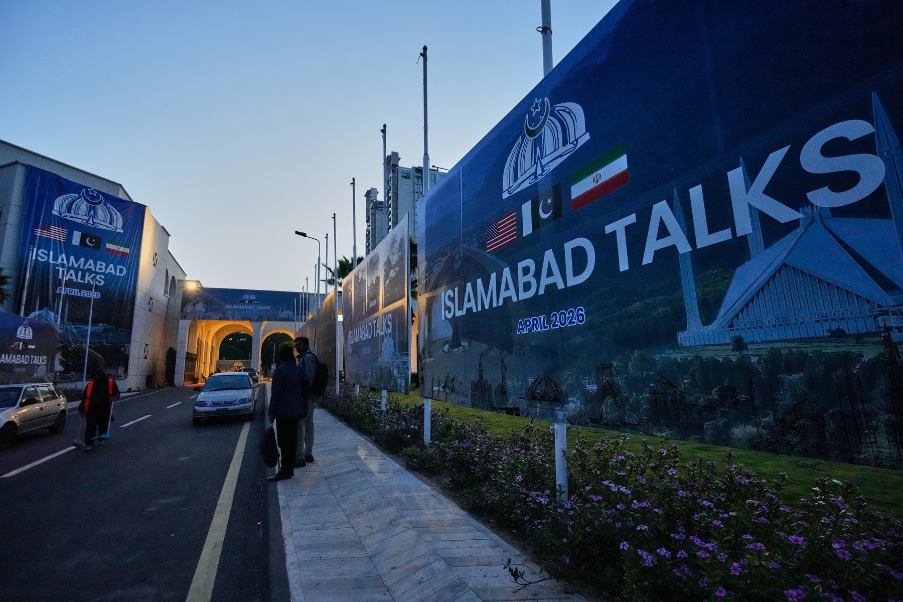 Ultimele informații despre negocierile SUA-Iran: Araqchi a ajuns în Pakistan dar nu vrea să discute direct cu americanii / Ce a spus Trump