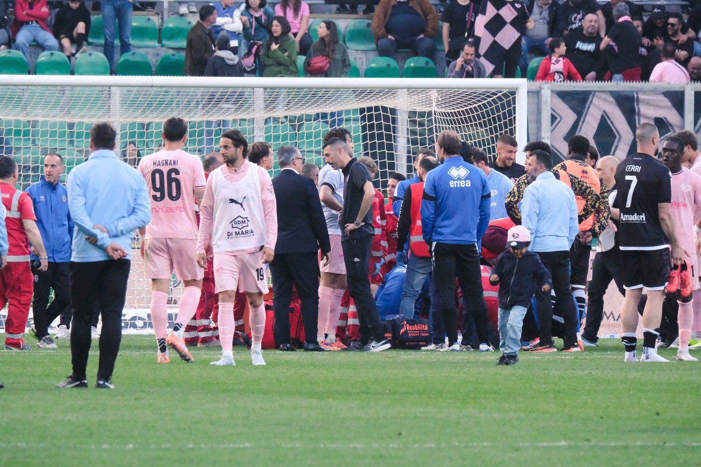 Un portar ce poartă un nume celebru și-a rupt gâtul în timpul unui meci din Italia