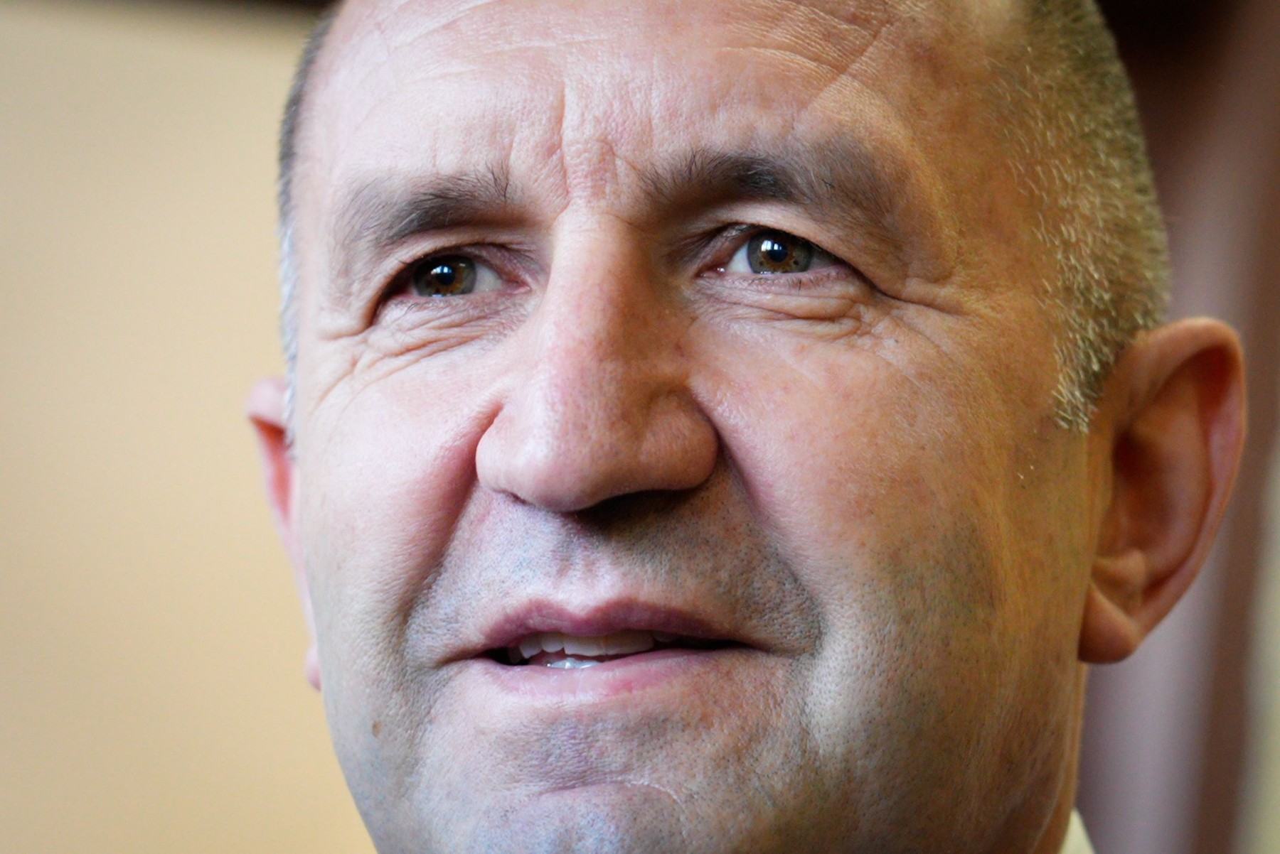 Rezultatele alegerilor din Bulgaria: Rumen Radev în frunte