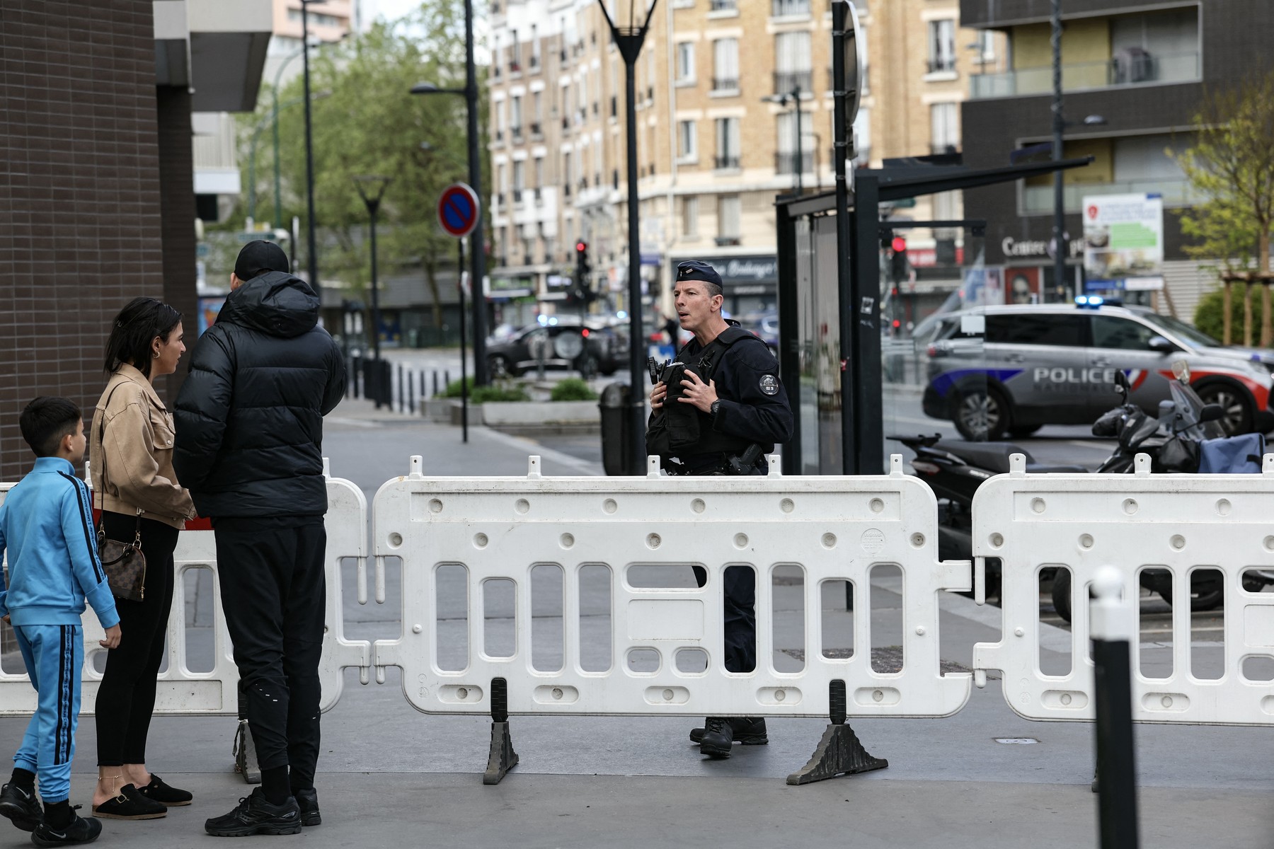 FOTO Peste 1.000 de persoane evacuate dintr-o suburbie a Parisului, pentru detonarea unei bombe din Al Doilea Război Mondial