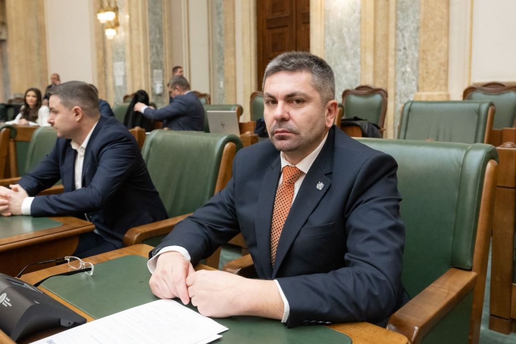 Poza pentru articolul Un senator tocmai a fost dat afară din grupul PACE din Parlament. „Fiecare zi de blocaj politic generat de soţii PSD şi AUR înseamnă mai multă instabilitate”