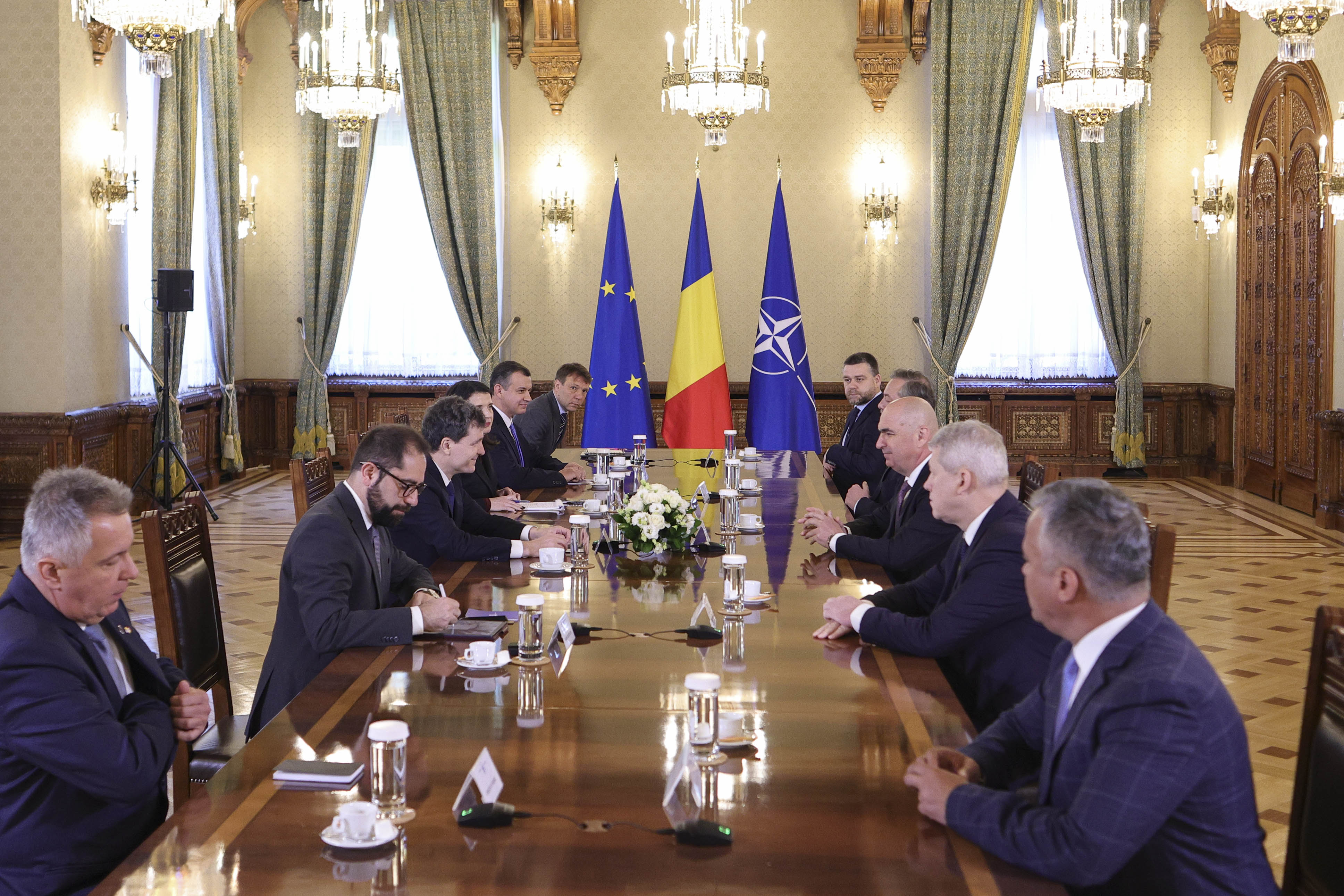 LIVE Consultări la Cotroceni pentru Guvern. PNL și USR au anunțat președintele când vor intra în opoziție, AUR cere mandat pentru formarea Guvernului, iar PSD reia cele două condiții pentru viitorul Guvern