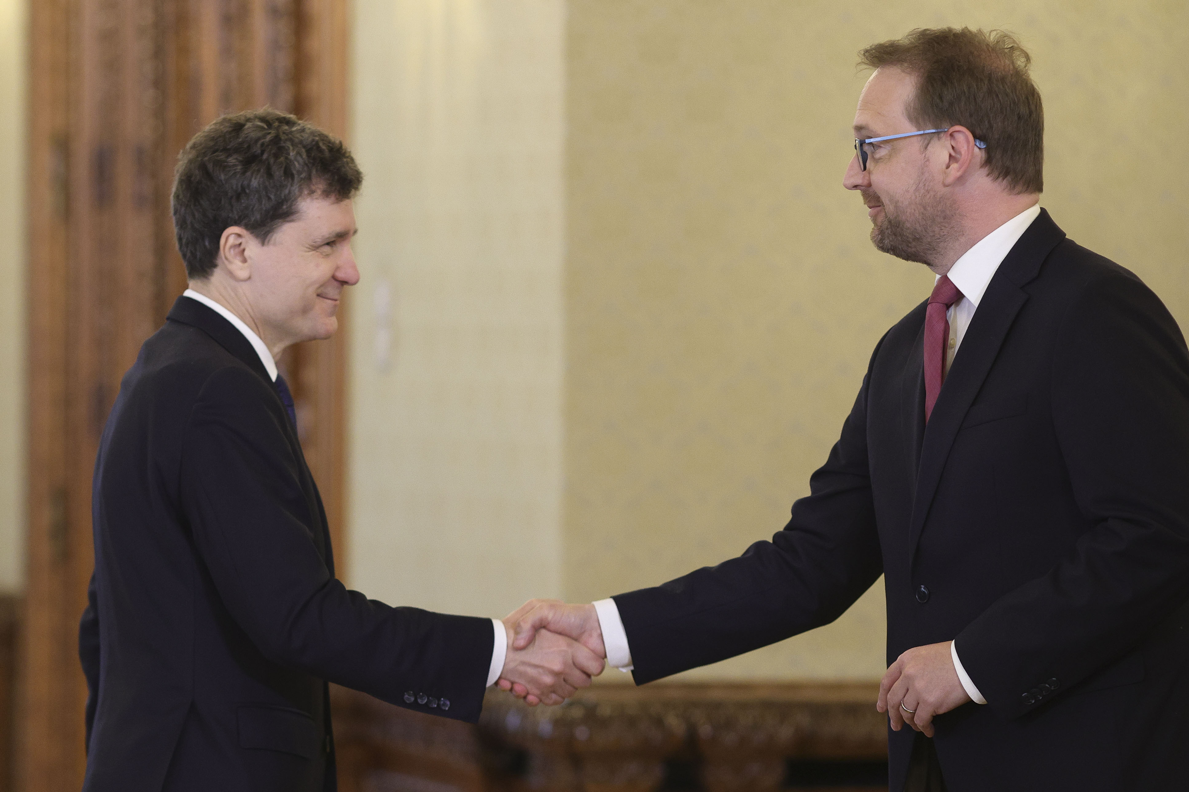 Dominic Fritz explică de ce USR nu va vota pentru un guvern tehnocrat: „Soluția nu poate să fie decât politică”