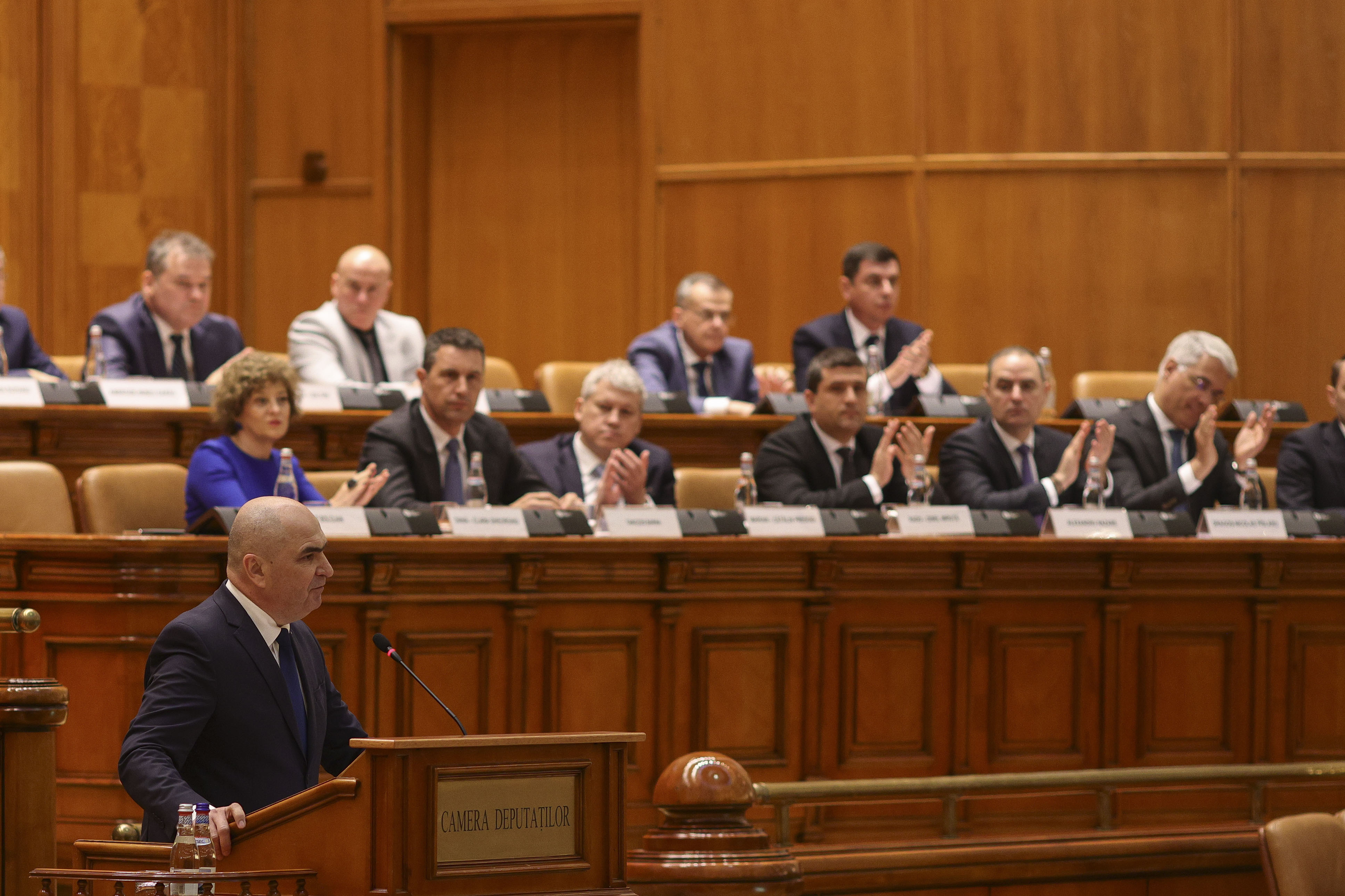 Guvernul Ilie Bolojan a căzut în fața moțiunii PSD-AUR. Cum a arătat ședința Parlamentului în care Executivul a fost demis cu un număr record de voturi