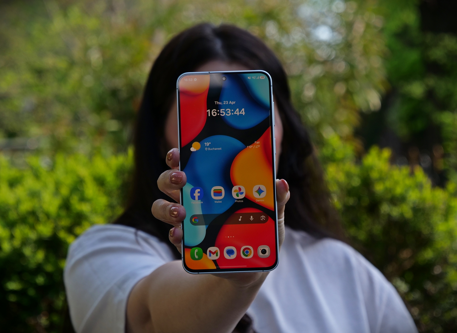 REVIEW. Am testat urmașul celui mai vândut telefon din România. Două minusuri importante persistă