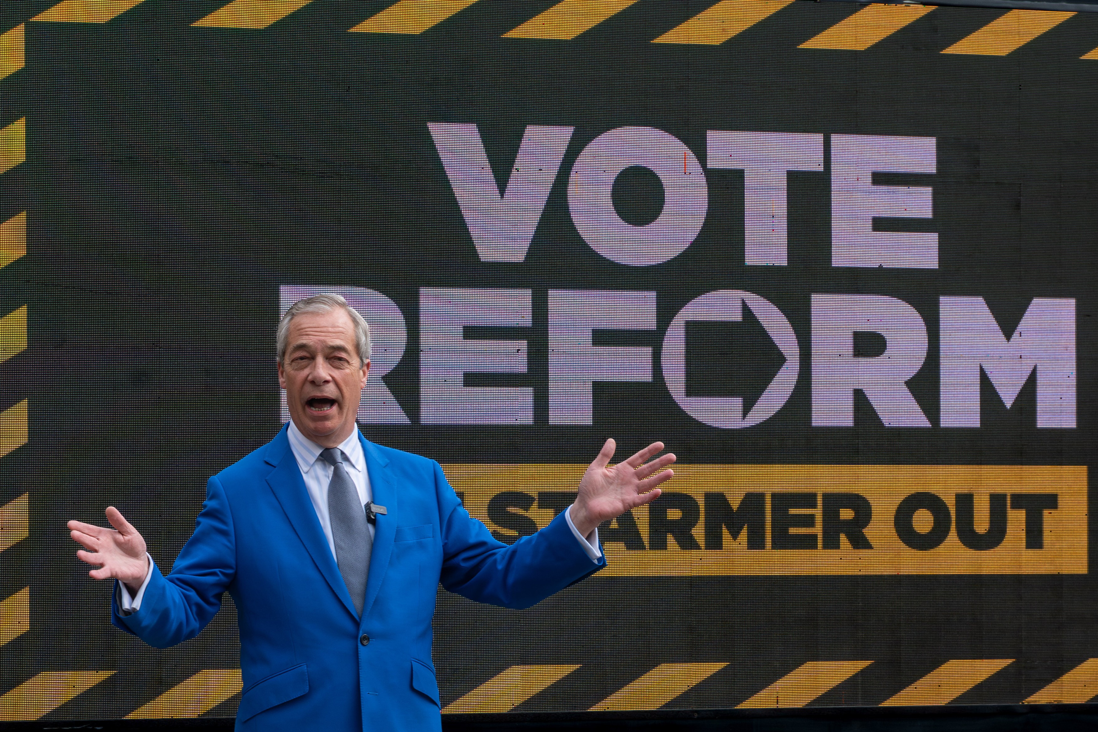 Alegerile locale din Marea Britanie: Rezultate „devastatoare” pentru laburiștii lui Starmer / De ce are dreptate Farage când zice că e o „schimbare istorică”