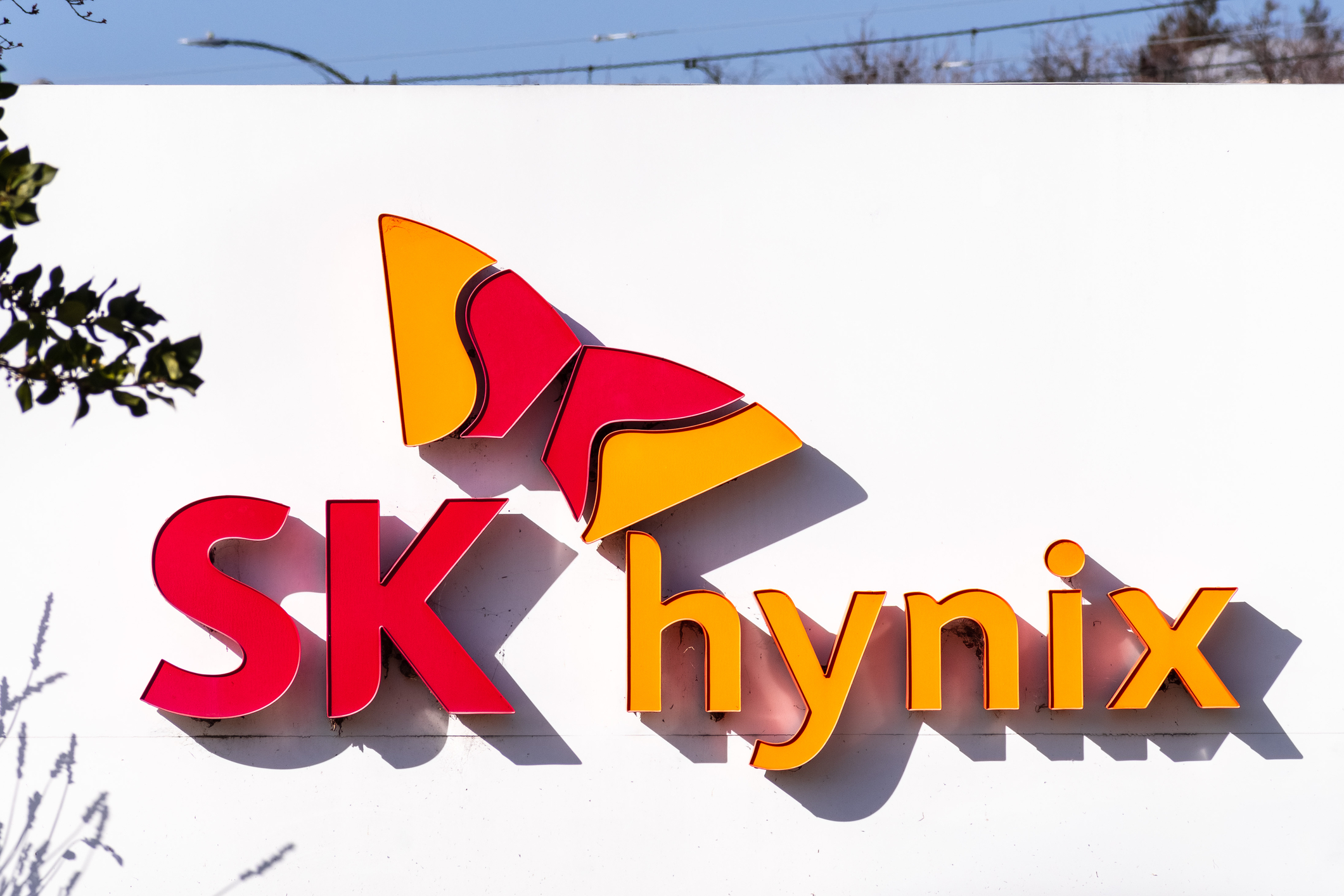 A treia companie asiatică ce a trecut de valoarea de 1.000 de miliarde de dolari / Ce face SK hynix, ale cărui acțiuni au crescut cu 1.000% în ultimul an