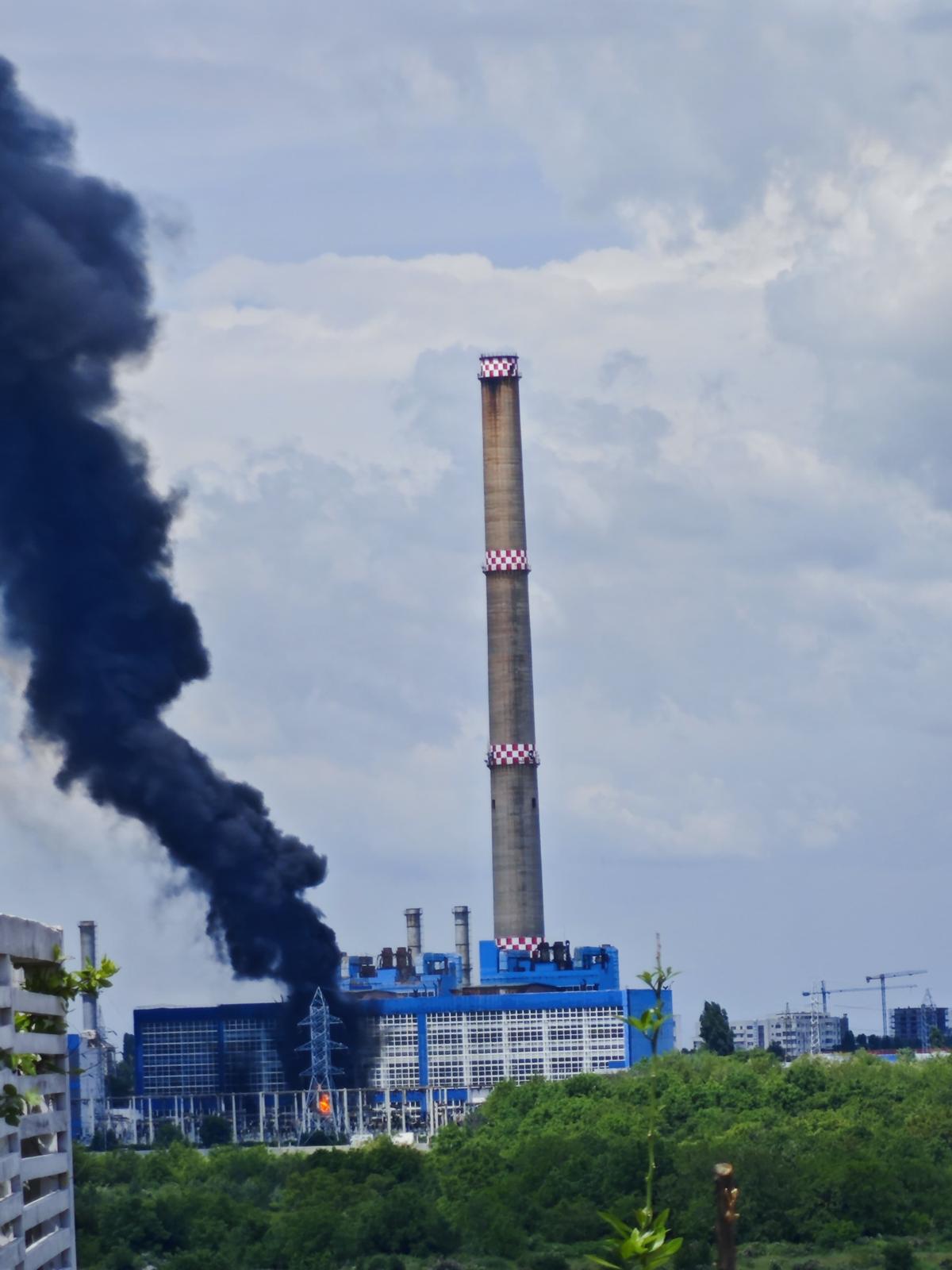 Incendiu la CET Vest din București. Fumul se vede de la kilometri distanță / A fost emis mesaj RO-Alert