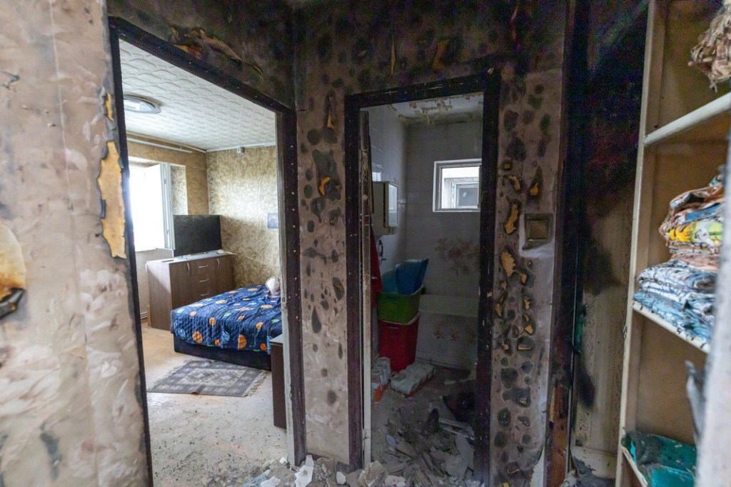 Apartamentul avariat de drona de proveniență rusească. Foto: Facebook.com / Nicușor Dan