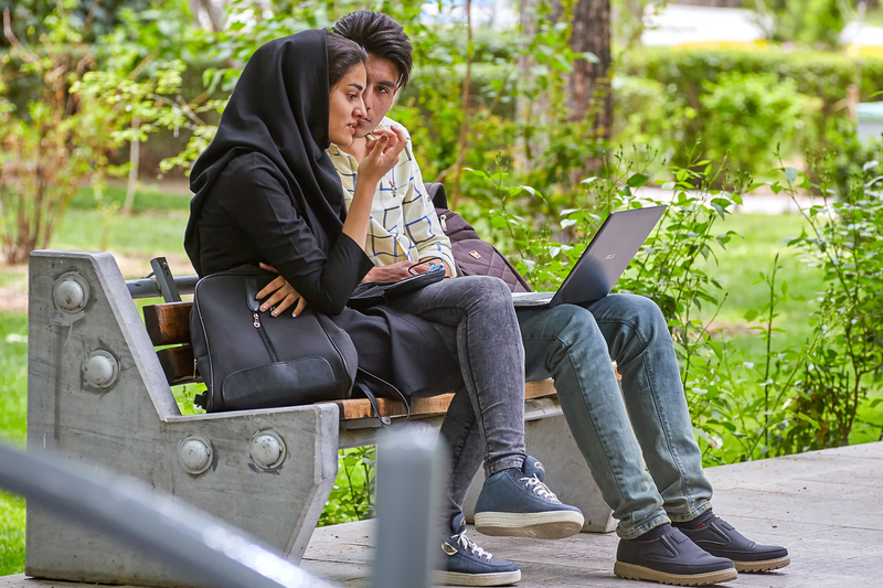 Iranul, pe cale să aibă din nou internet după 13 săptămâni de blocaj. Un ordin prezidențial forțează deschiderea