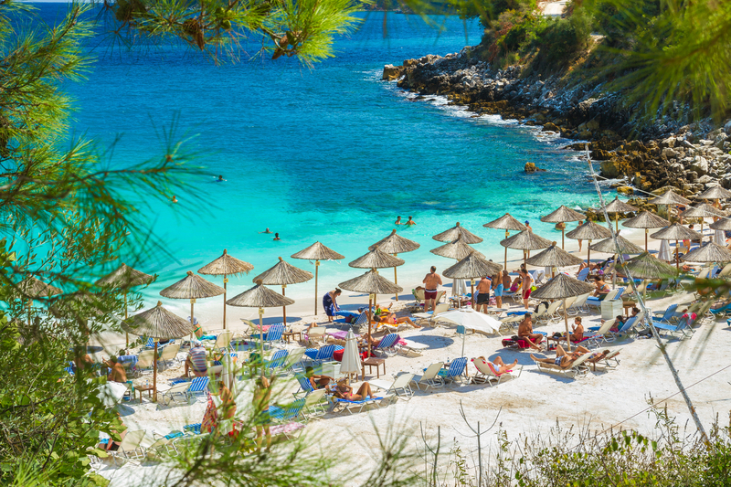 Card vs numerar pentru vacanța din Grecia- cum e mai bine?