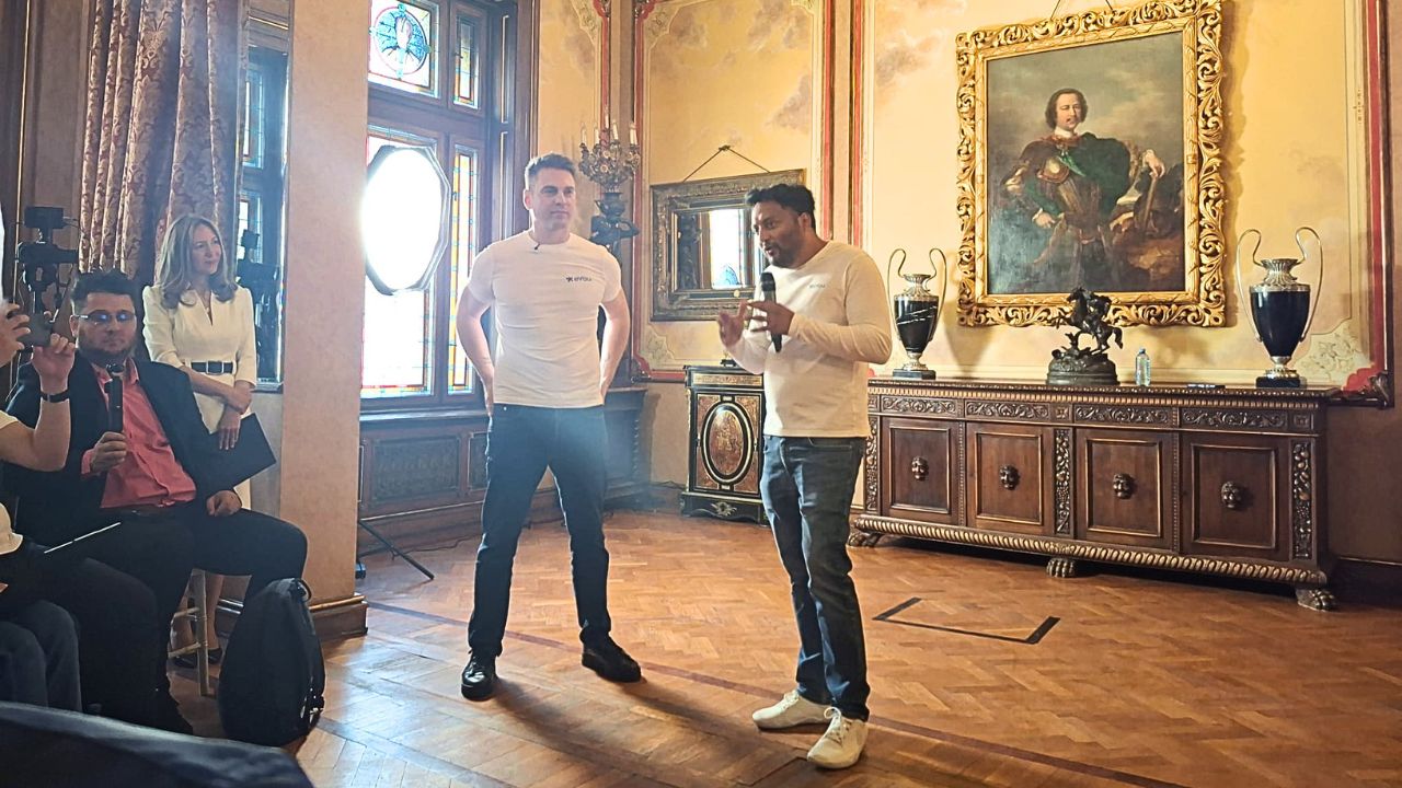 „Eu nici nu mai folosesc Telegram, din ziua alegerilor din România. Noi suntem doar antreprenori, nu avem o agendă politică” – Interviu cu fondatorii rețelei sociale europene eYou