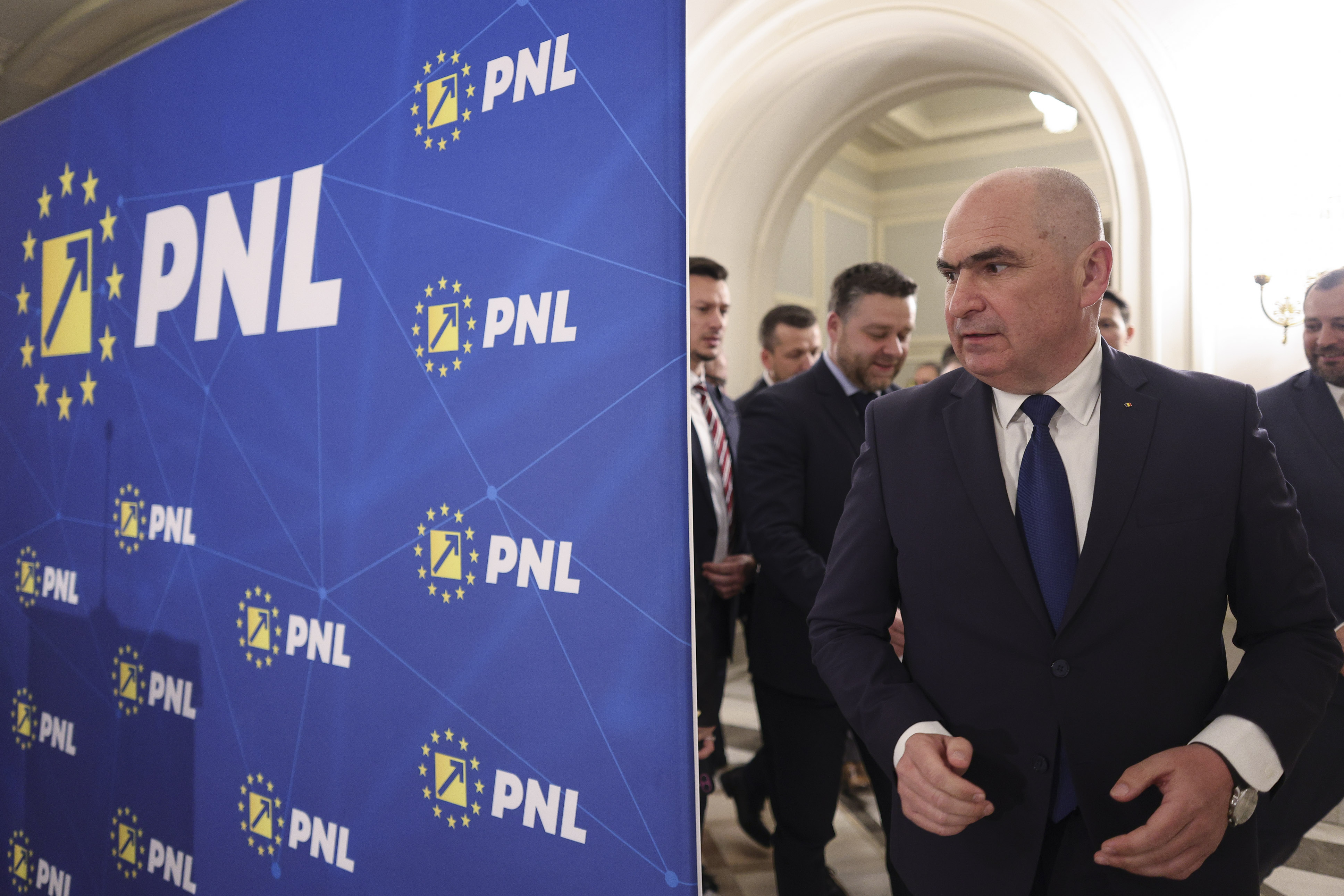 Bolojan dă asigurări: Nu va pleca nimeni din partid şi nici nu se va scinda