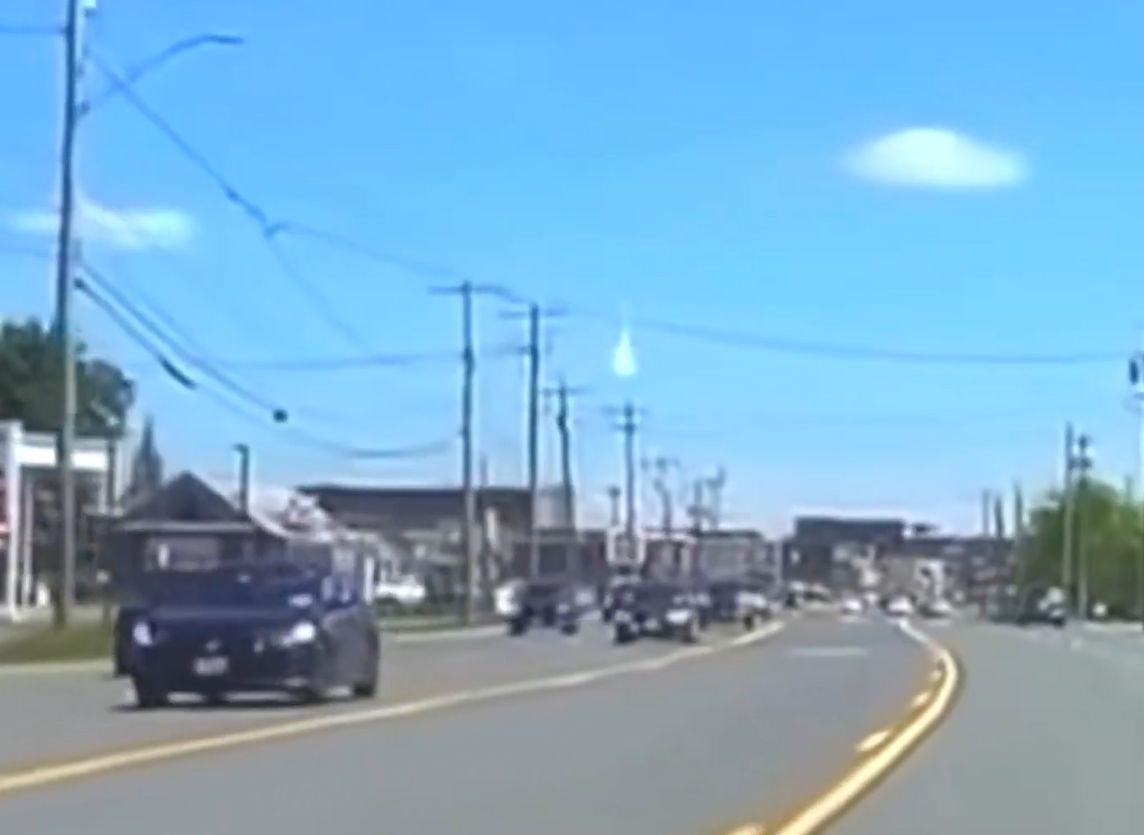 Un meteorit a explodat deasupra SUA cu o putere echivalentă cu 300 de tone de TNT. Casele s-au zguduit din cauza bubuiturilor