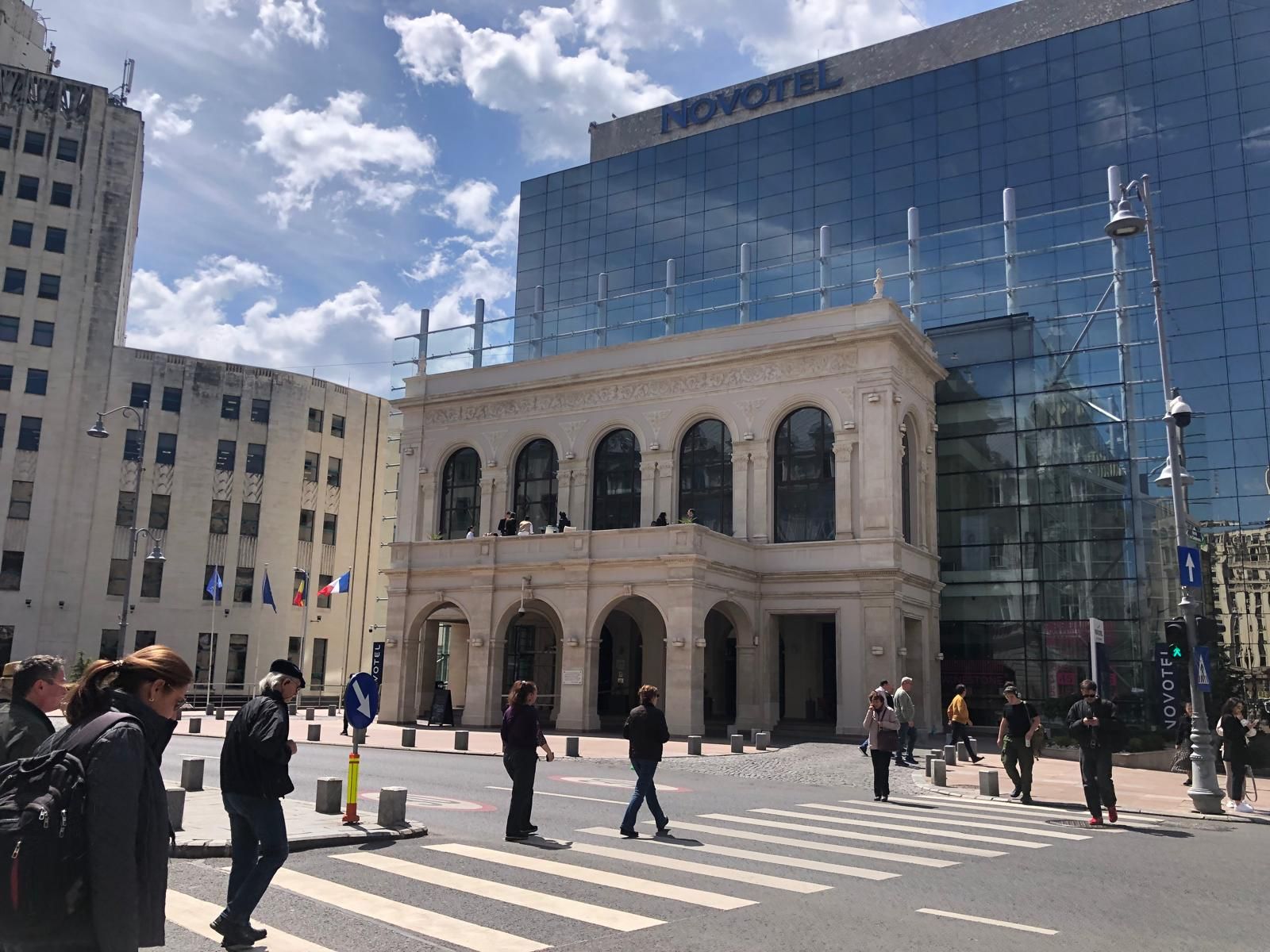 De ce a fost demolat Teatrul cel Mare, un simbol al Bucureștiului. Deși impozanta clădire de pe Calea Victoriei a fost bombardată, putea fi salvată
