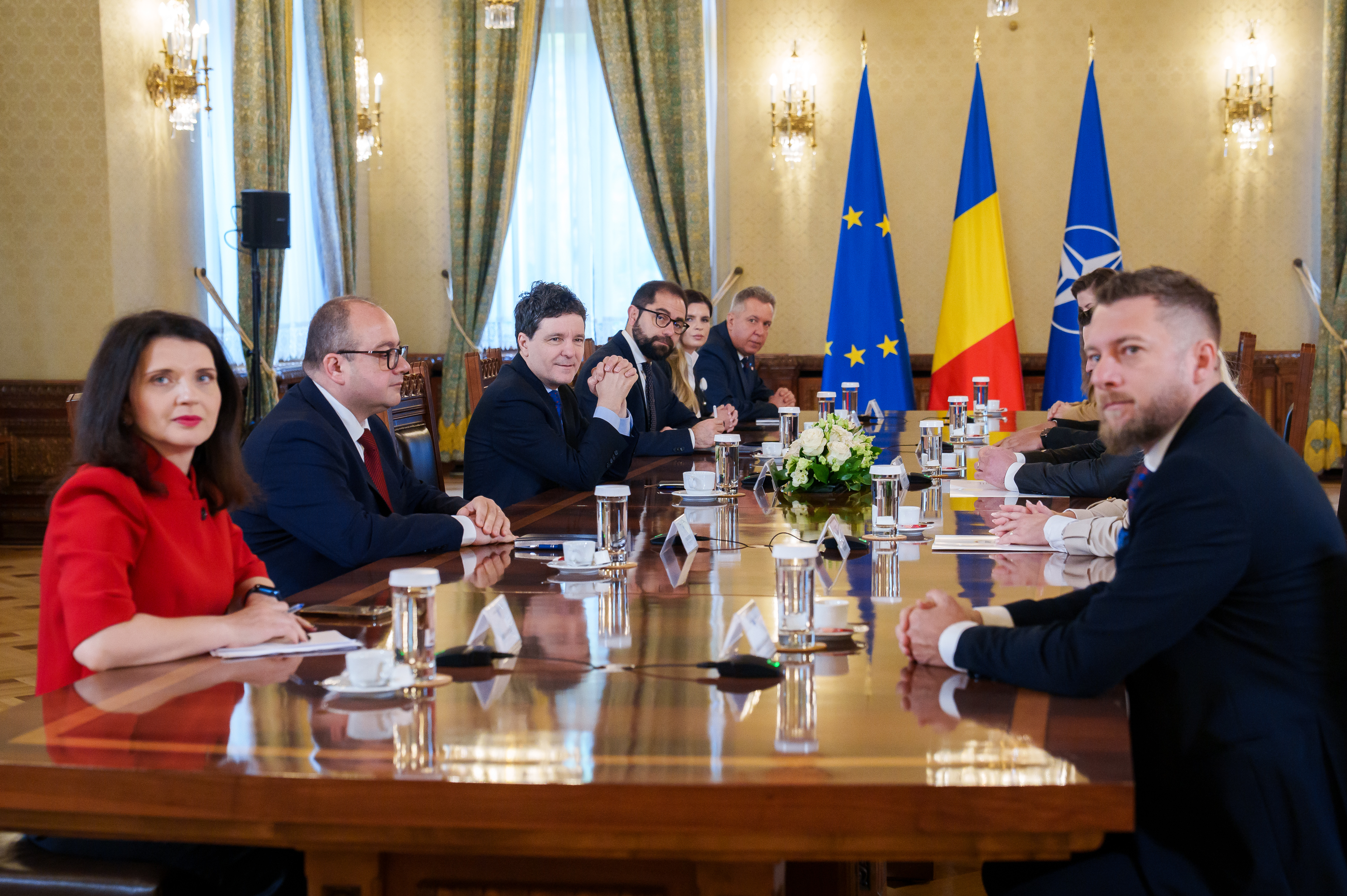O nouă variantă de guvern a fost lansată chiar înainte de consultările de la Cotroceni. După discuții, s-a ieșit cu un alt plan. „Domnul preşedinte vede o problemă legată de AUR doar pe plan extern”, susține un lider PACE