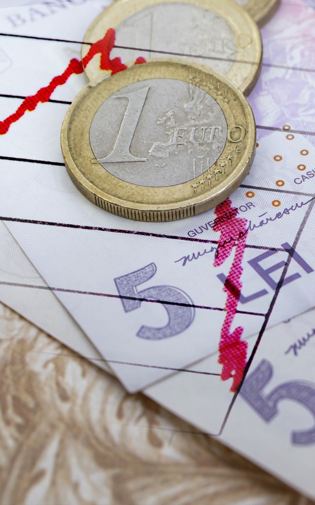 Cursul valutar RON - EURO, imagine ilustrativă. Foto: Dreamstime. Colaj: Ion Mateș / HotNews