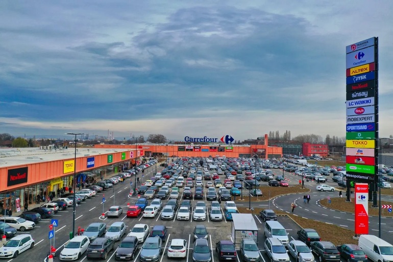 Cea mai mare tranzacție cu mall-uri din România, la semnare. AFI cumpără 6 centre comerciale
