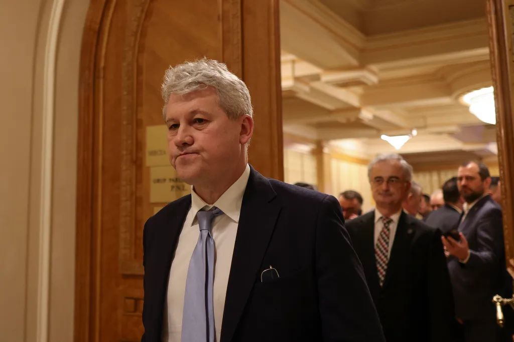 DOCUMENT. Cum a decis PNL să intre în opoziție. E definitiv? „Facțiunea Predoiu” a părăsit sala