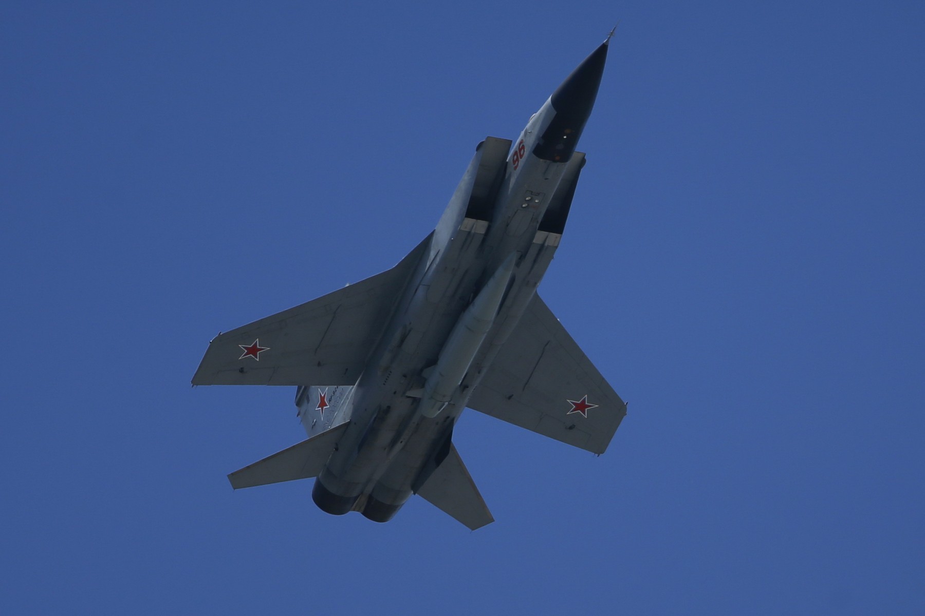 Toată Ucraina, sub alertă: „Ameninţare cu rachete!”. Rușii au trimis un MiG-31K, avion de vânătoare înarmat cu rachete balistice Kinjal